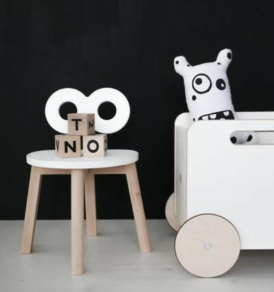 Double-O Chair in White Ooh Noo