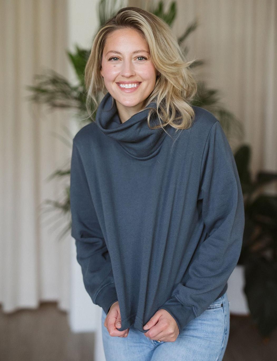 The Women's Funnel Neck Sweatshirt - Dusk