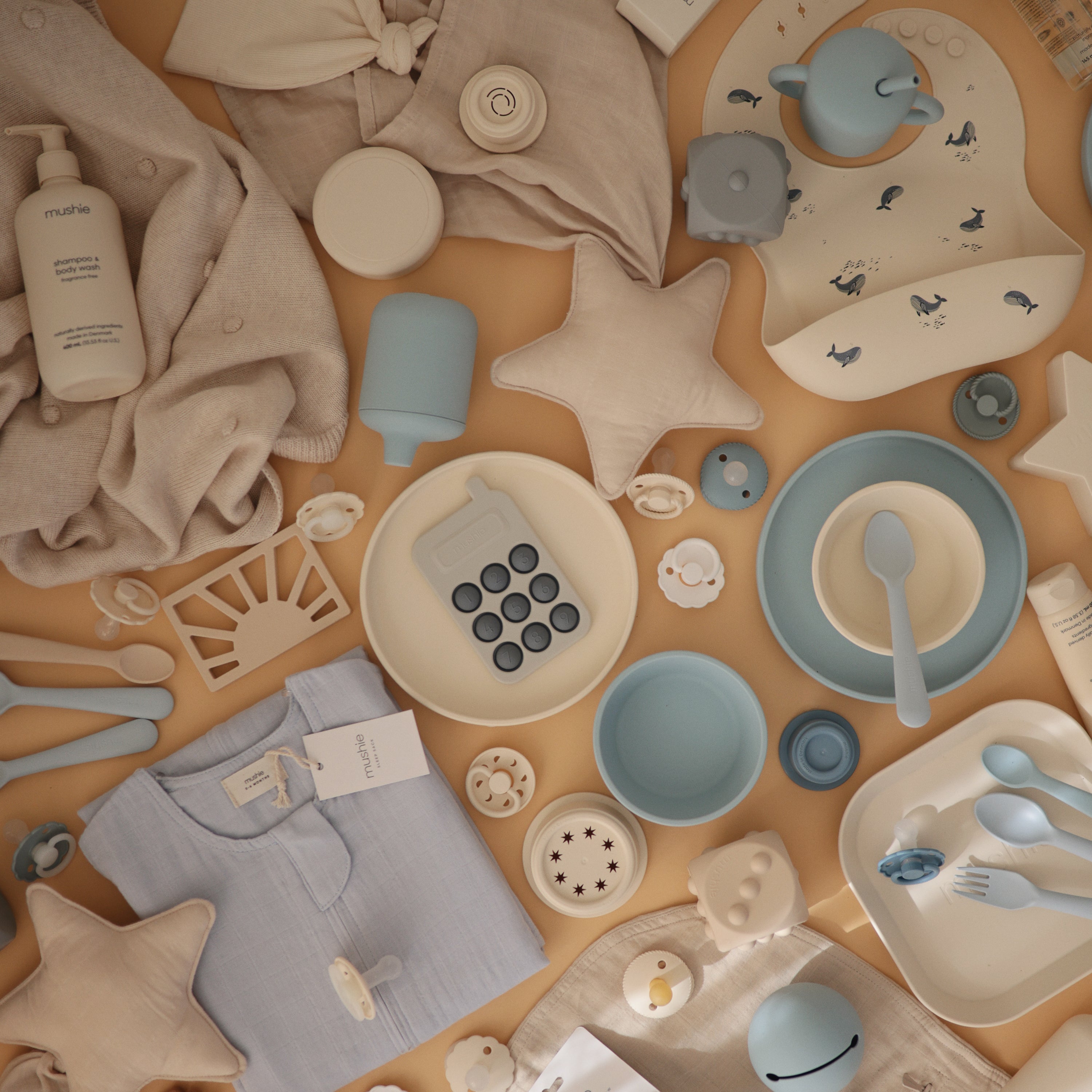 FRIGG Moon Natural Rubber Pacifier 2-Pack FRIGG PACIFIERS Mushie