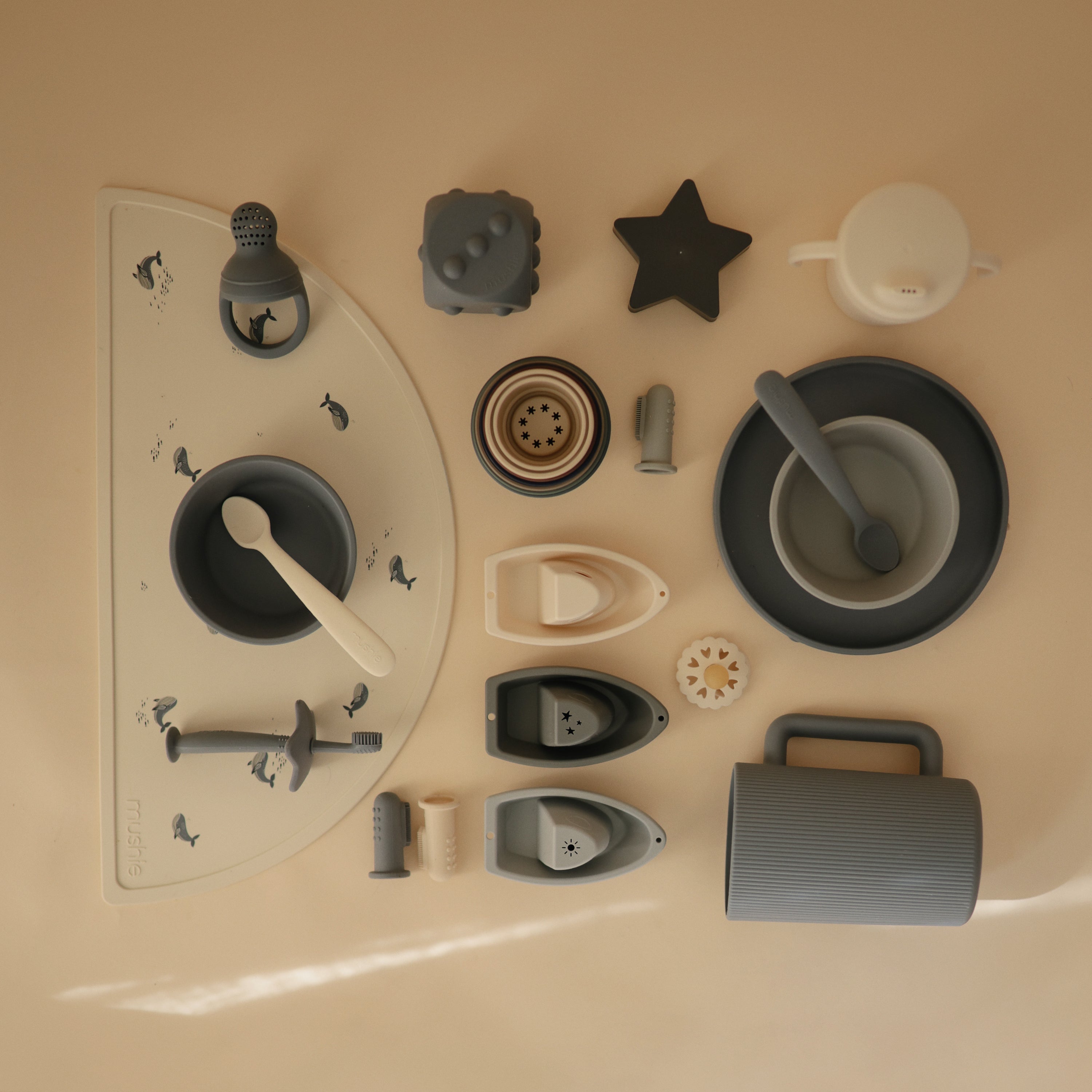 Classic Silicone Suction Plate silicone tableware Mushie