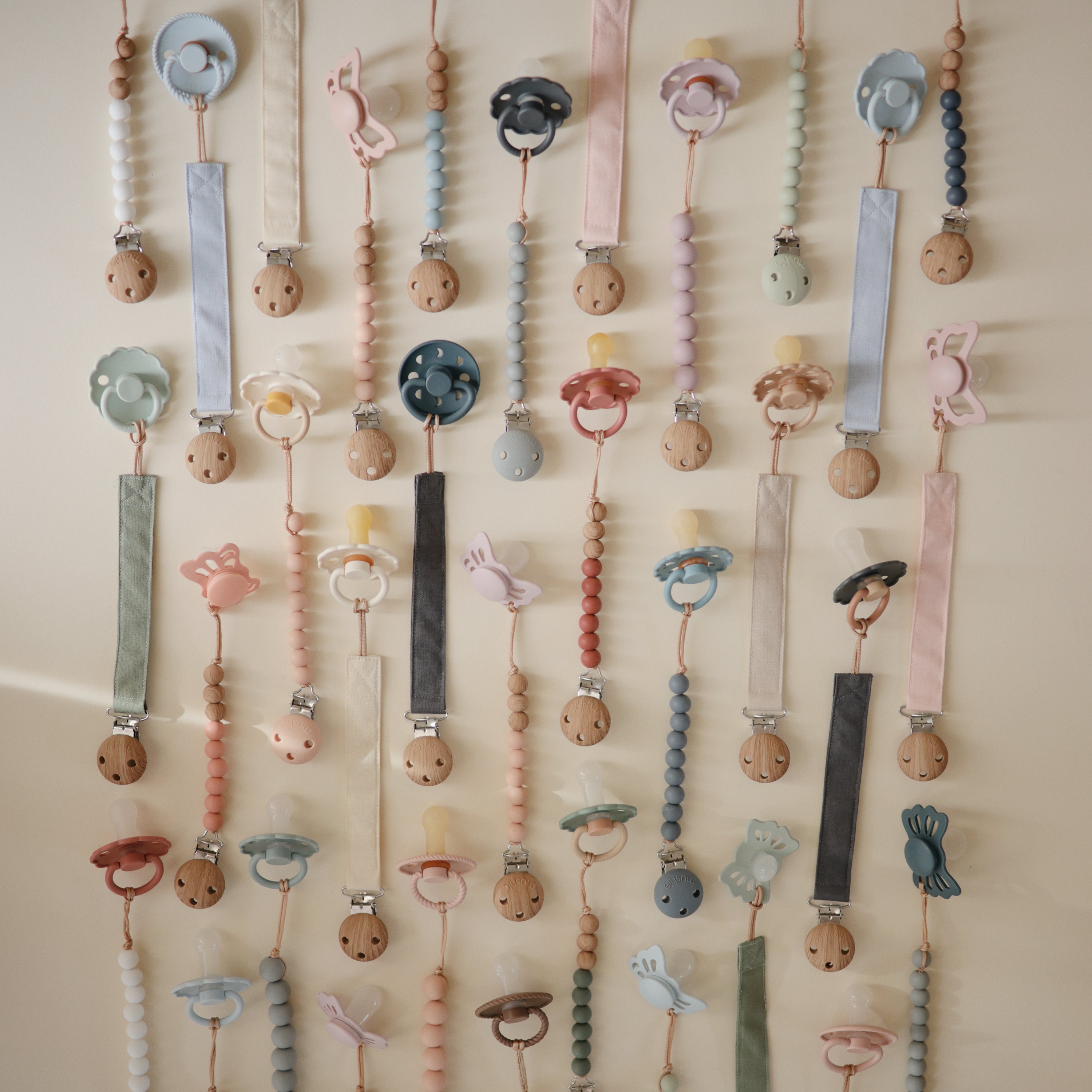 Linen Pacifier Clip 2-Pack Pacifier Clip Mushie