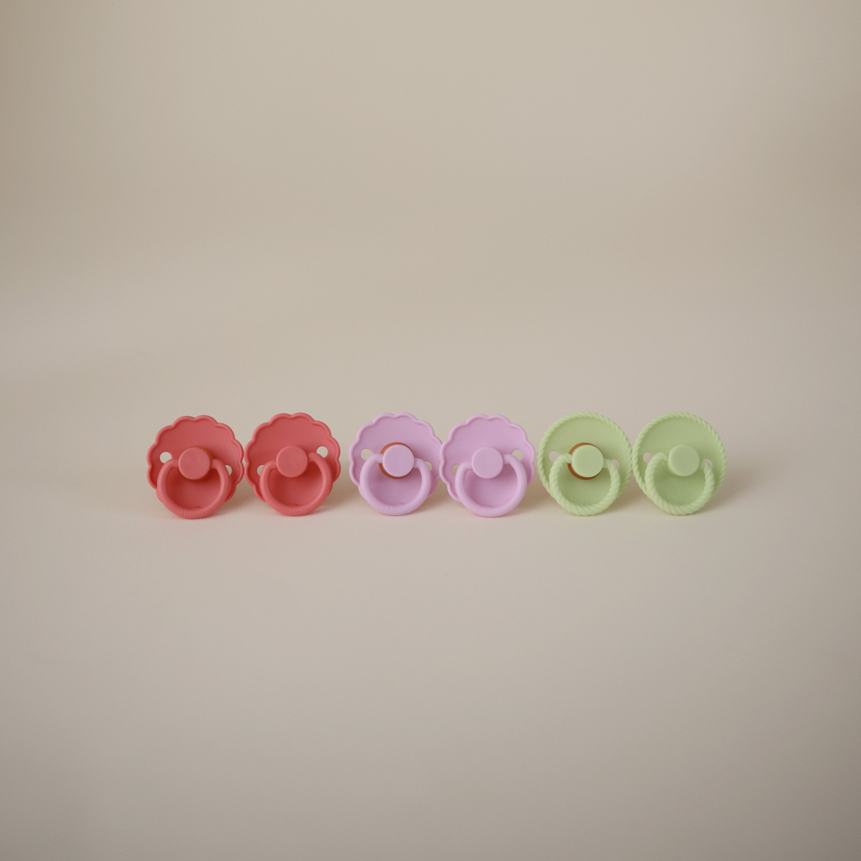 FRIGG Daisy Natural Rubber Pacifier 2-Pack FRIGG PACIFIERS Mushie