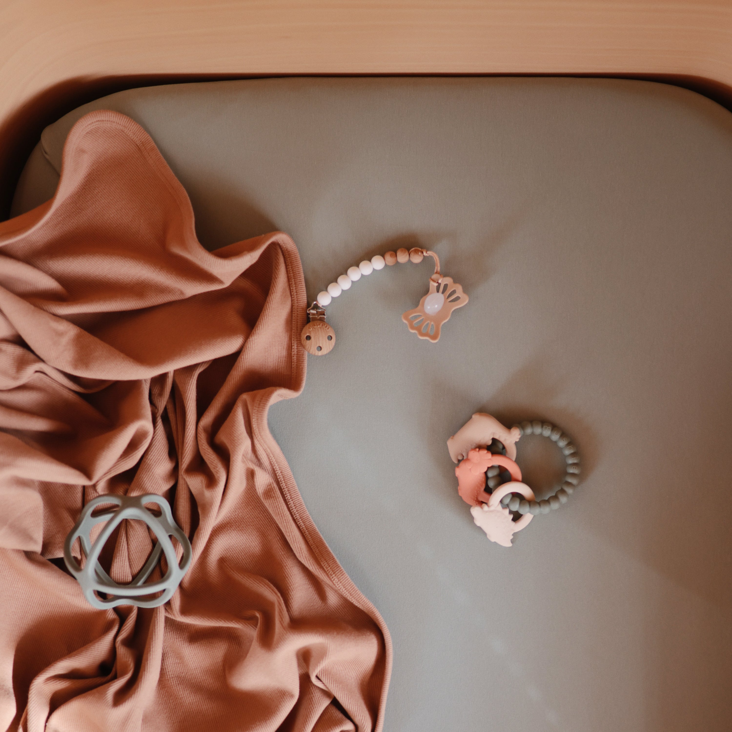 Stretchy Crib Sheet crib sheets Mushie