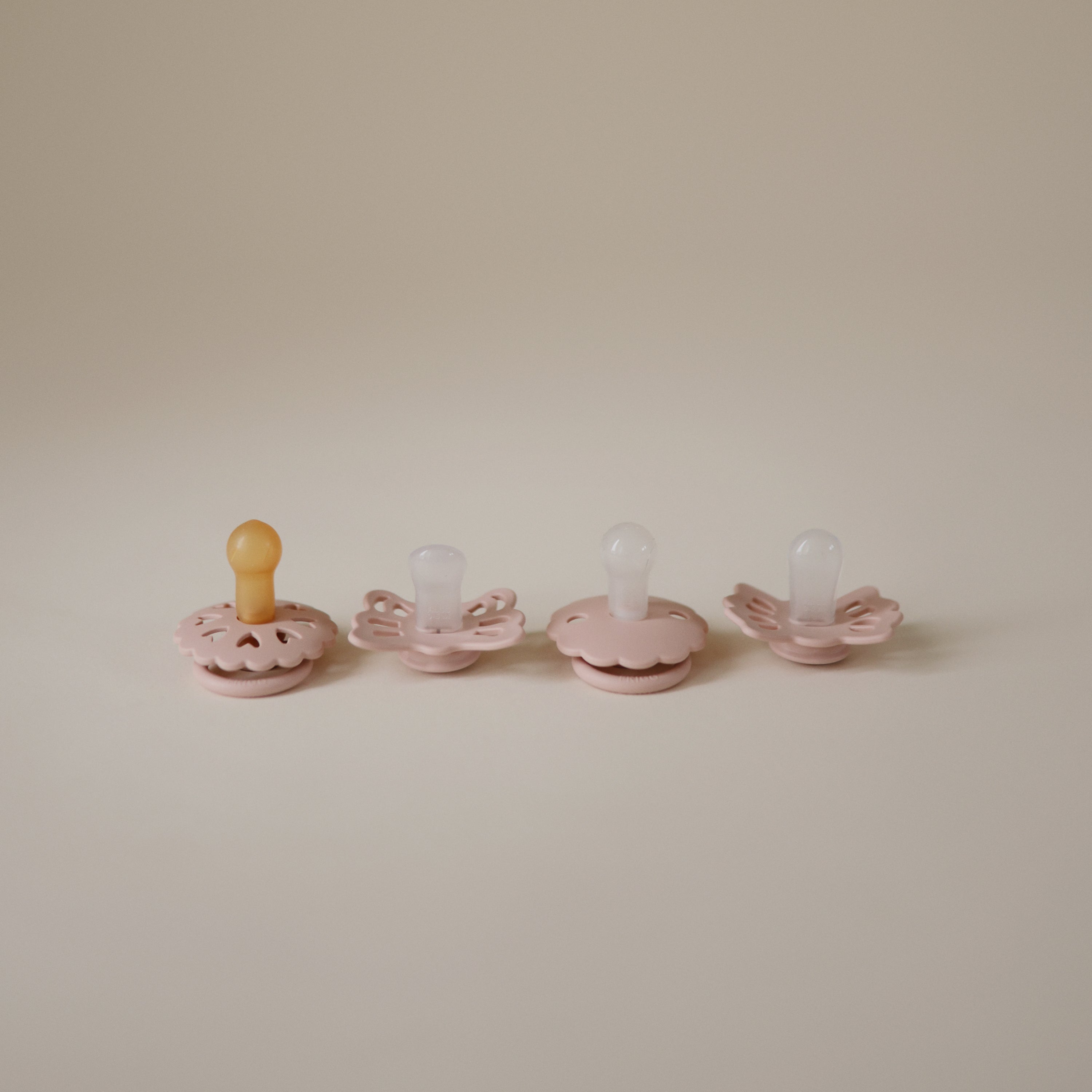 FRIGG Baby's First Pacifier Floral Heart (Blush) 4-Pack FRIGG PACIFIERS Mushie