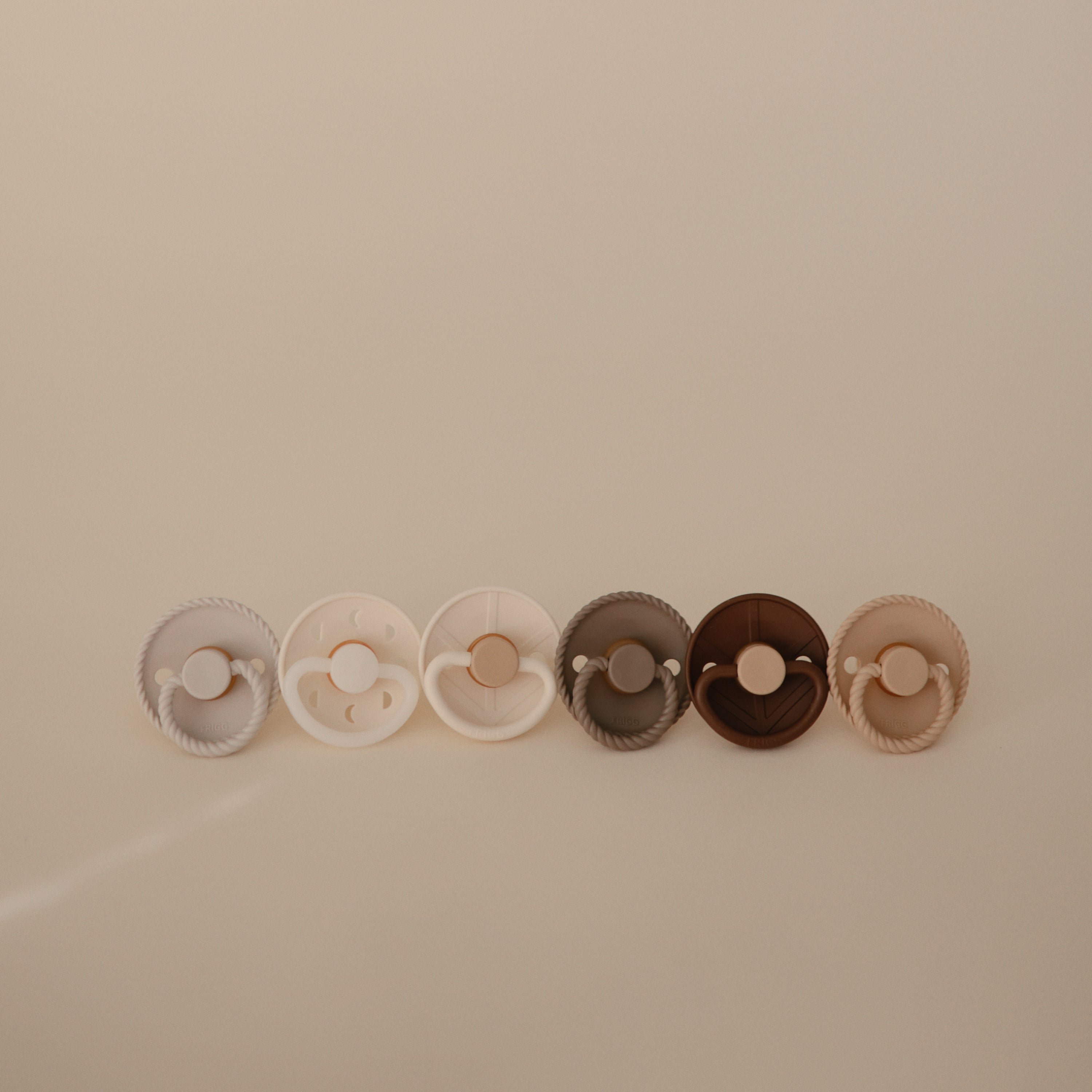 FRIGG Natural Rubber Pacifier 6-Pack