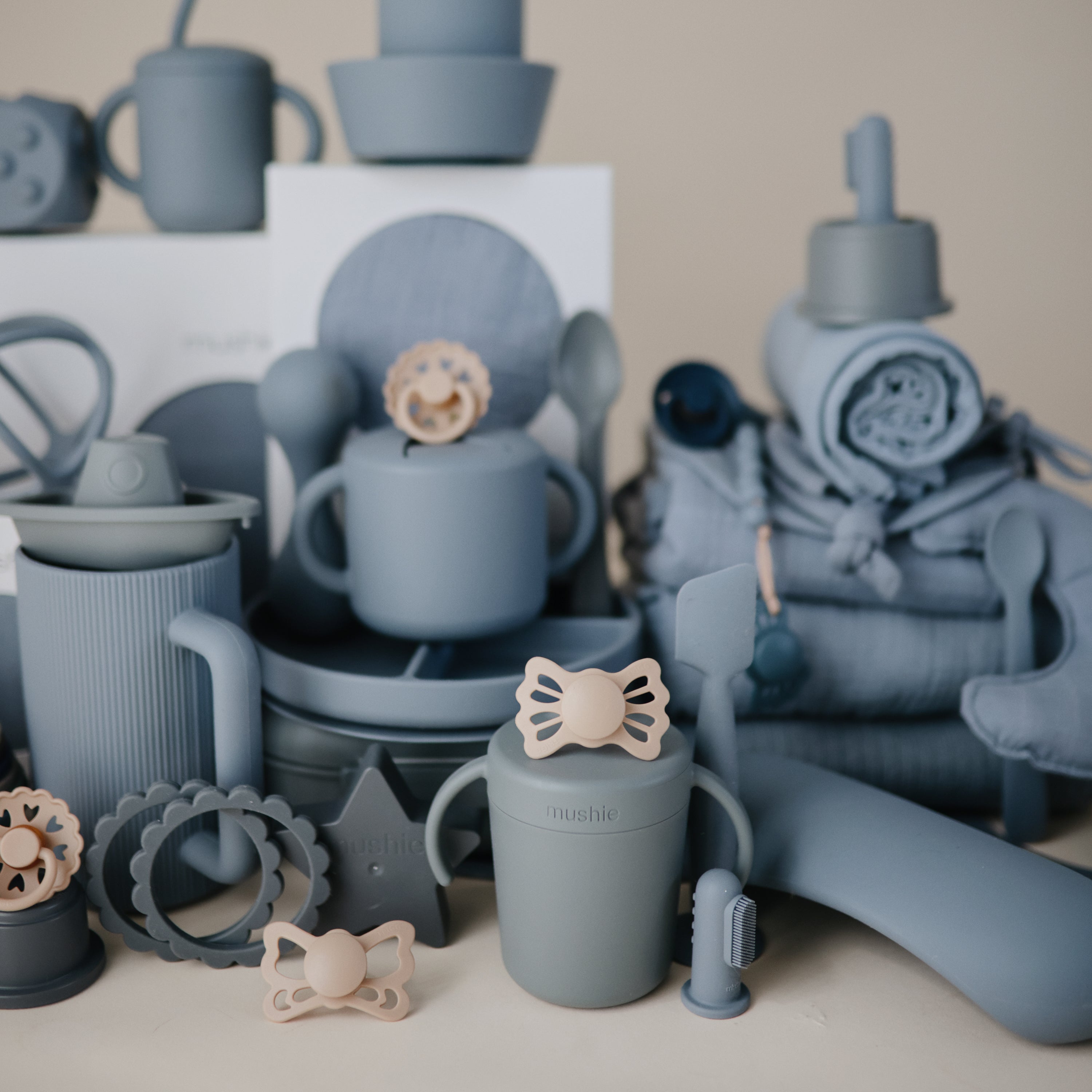 FRIGG Butterfly Anatomical Silicone Pacifier 2-Pack (6-18 Months) SILICONE FRIGG PACIFIERS Mushie