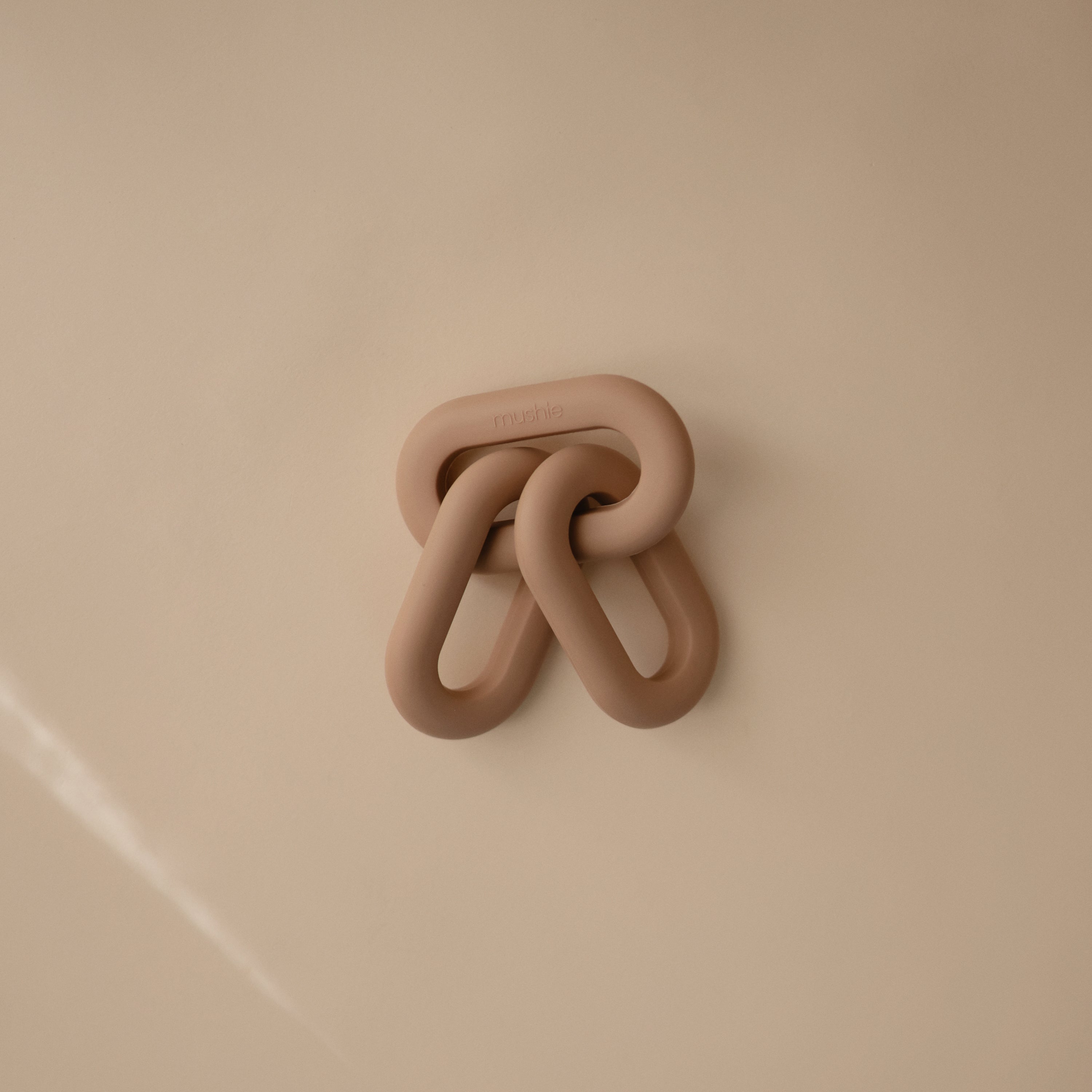 Links Teether teether Mushie
