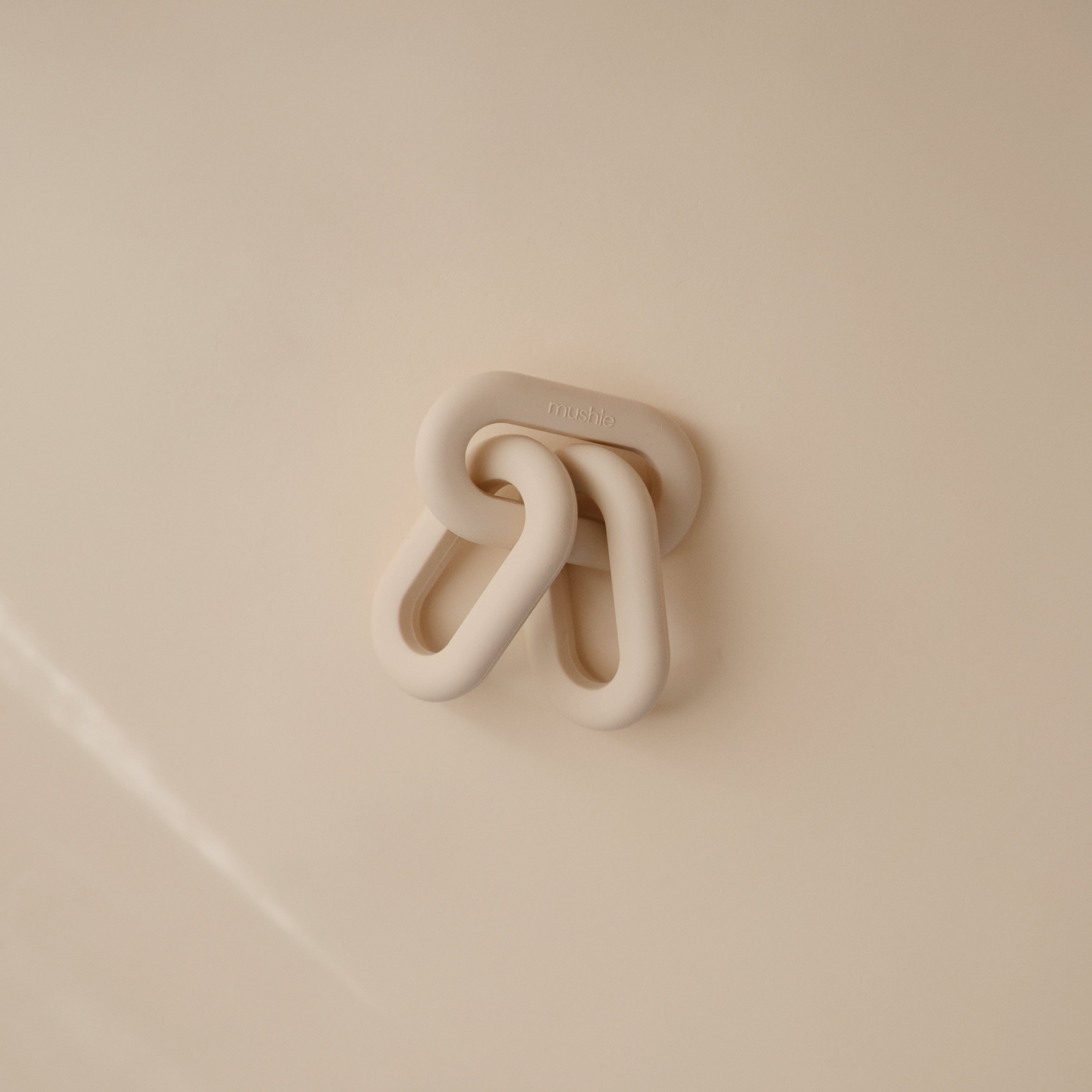Links Teether teether Mushie