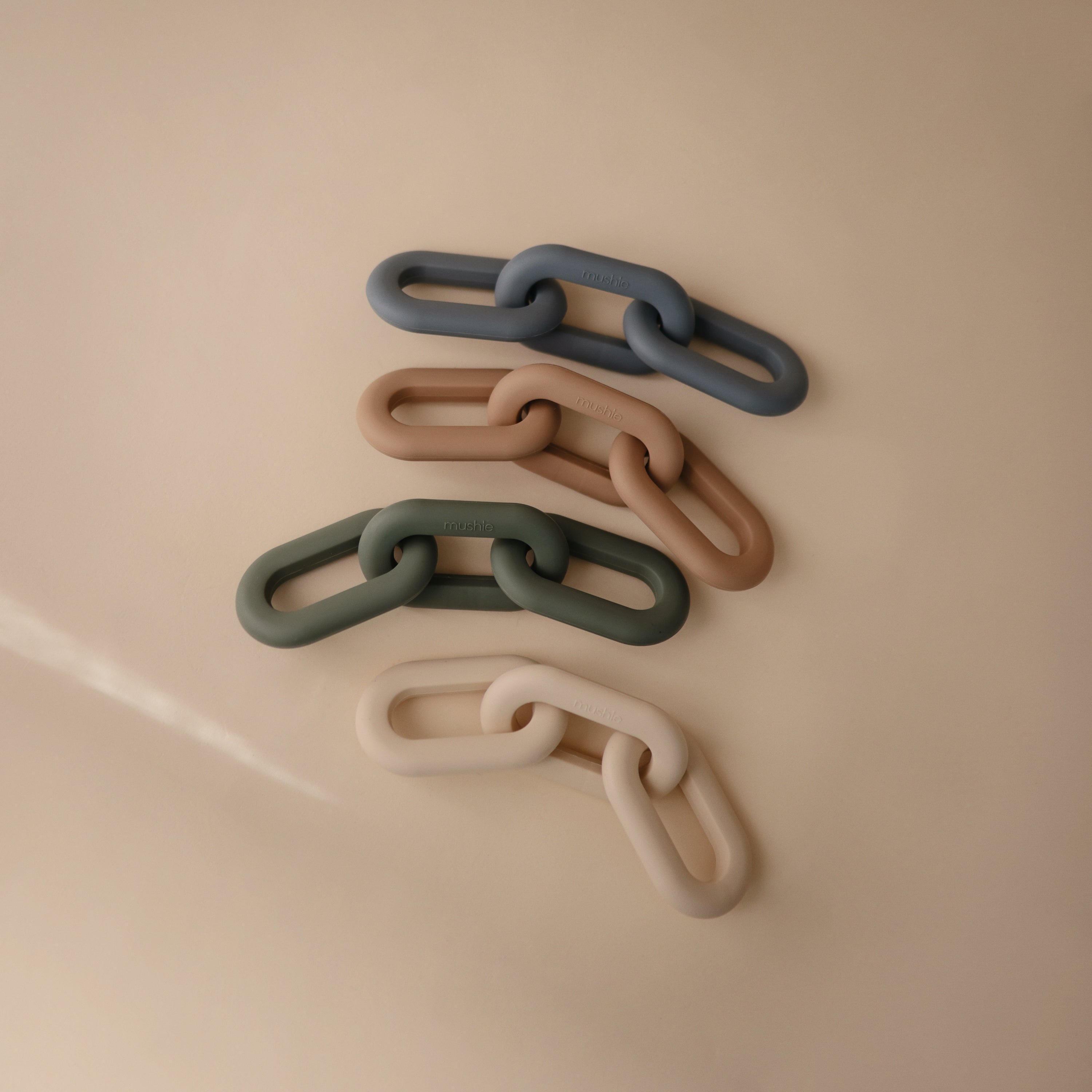 Links Teether teether Mushie