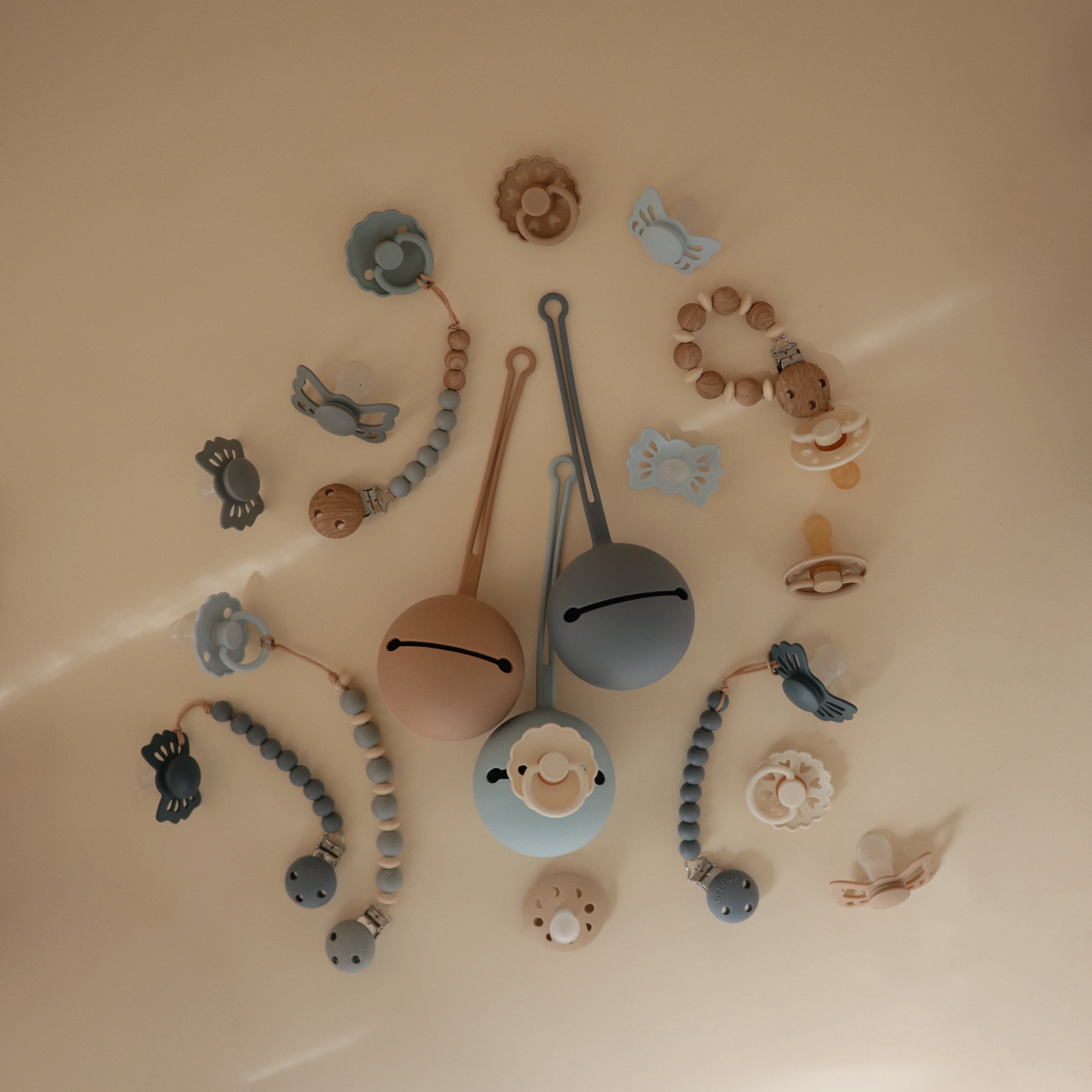 FRIGG Lucky Symmetrical Silicone Pacifier 2-Pack (0-6 Months) FRIGG PACIFIERS Mushie