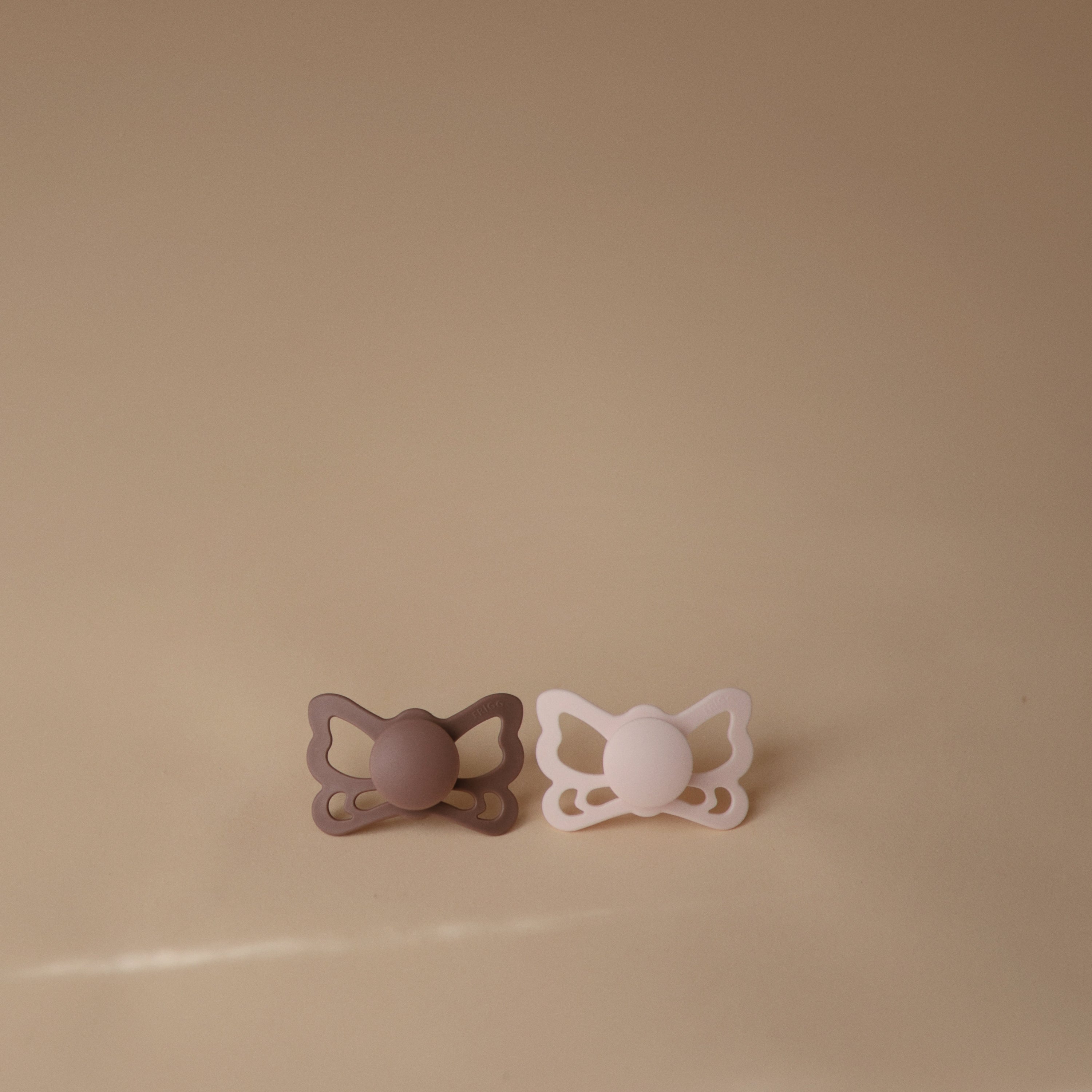 FRIGG Butterfly Anatomical Silicone Pacifier 2-Pack (6-18 Months) SILICONE FRIGG PACIFIERS Mushie