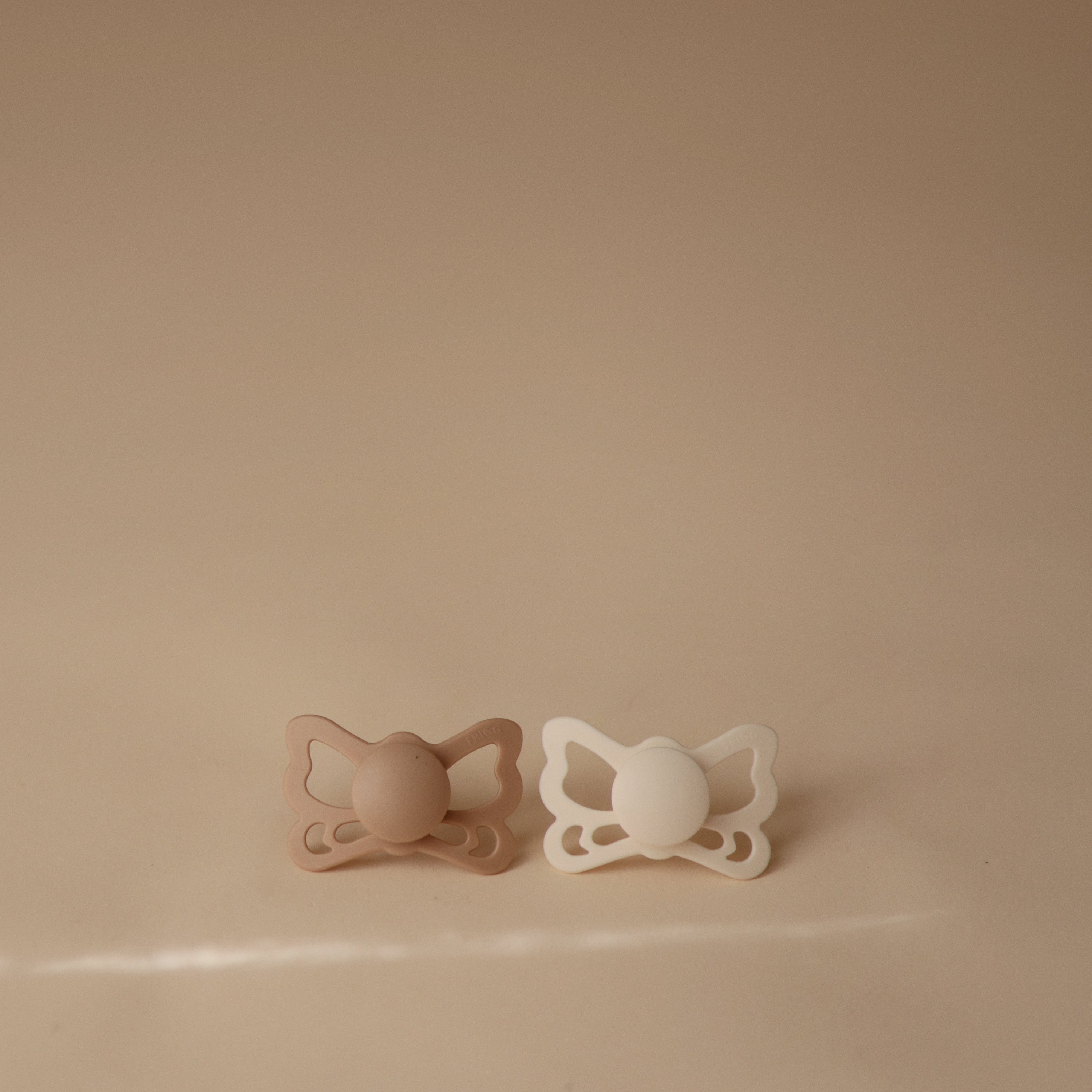 FRIGG Butterfly Anatomical Silicone Pacifier 2-Pack (6-18 Months) SILICONE FRIGG PACIFIERS Mushie