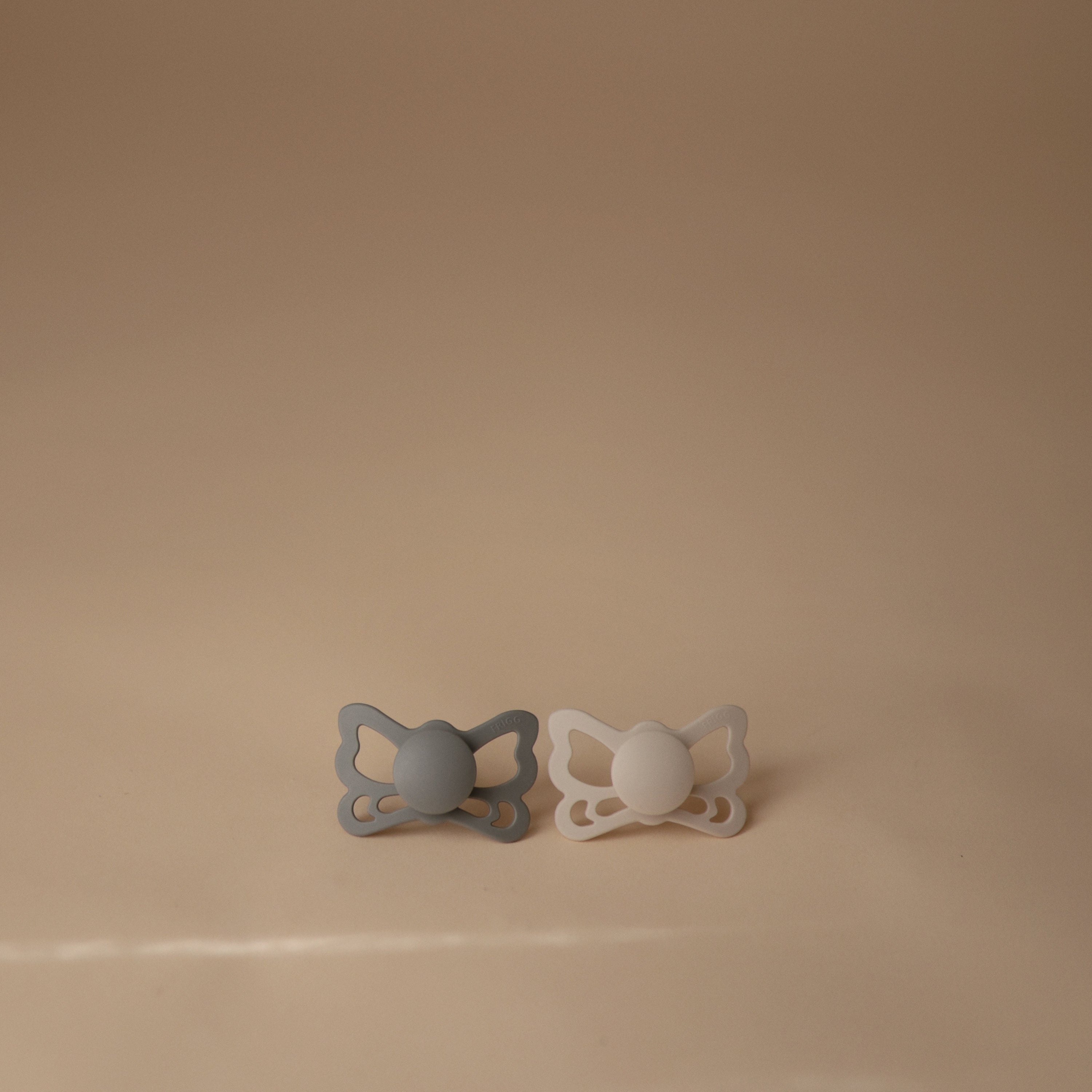 FRIGG Butterfly Anatomical Silicone Pacifier 2-Pack (6-18 Months) SILICONE FRIGG PACIFIERS Mushie