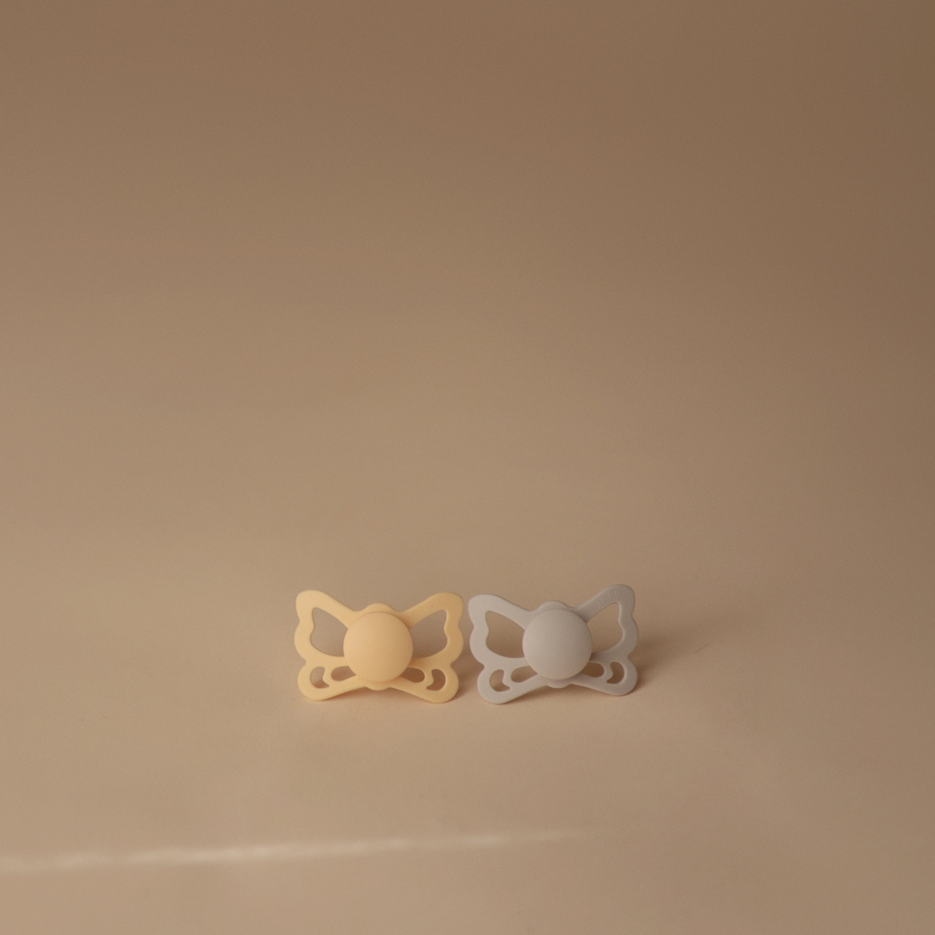 FRIGG Butterfly Anatomical Silicone Pacifier 2-Pack (6-18 Months) SILICONE FRIGG PACIFIERS Mushie