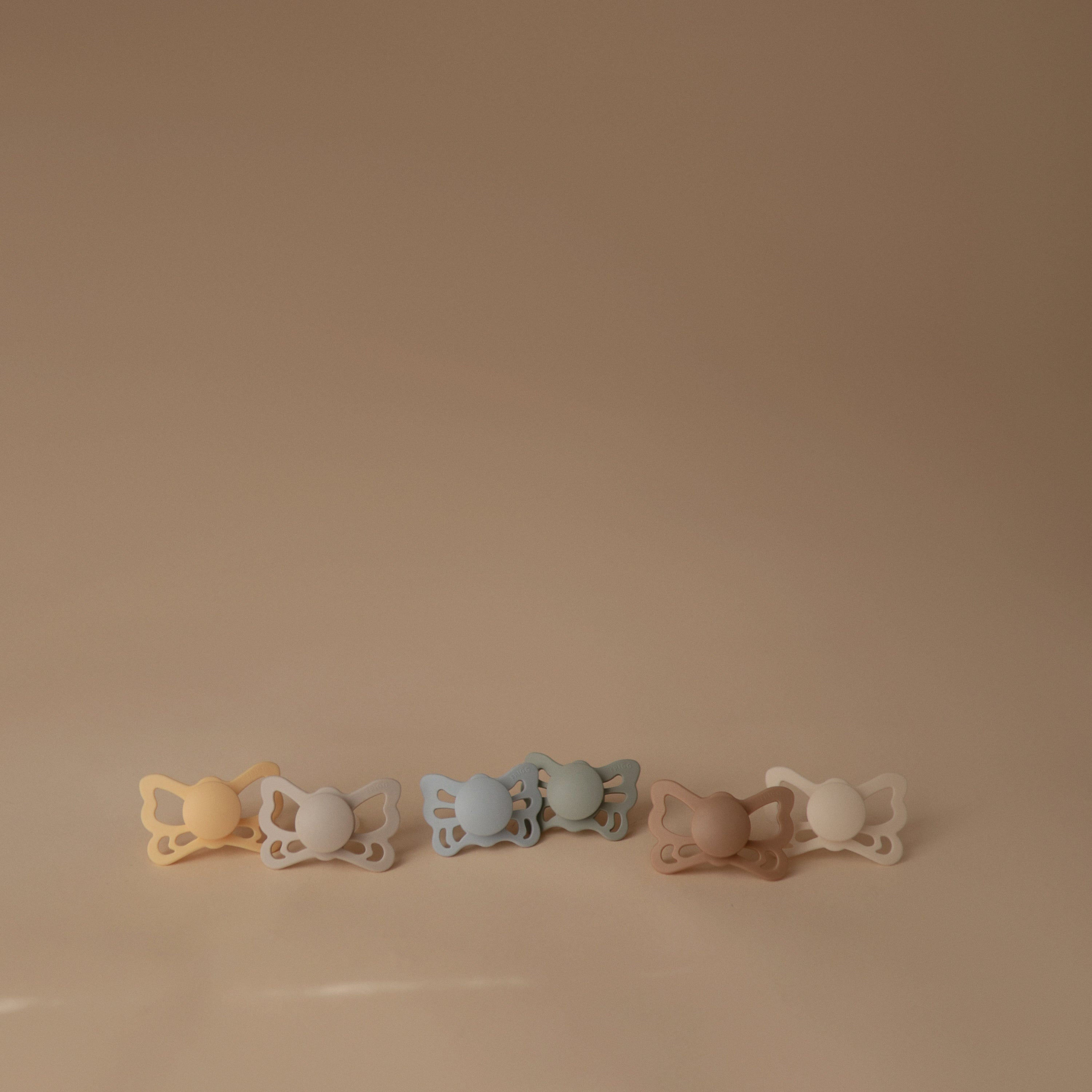 FRIGG Butterfly Anatomical Silicone Pacifier 2-Pack (6-18 Months) SILICONE FRIGG PACIFIERS Mushie