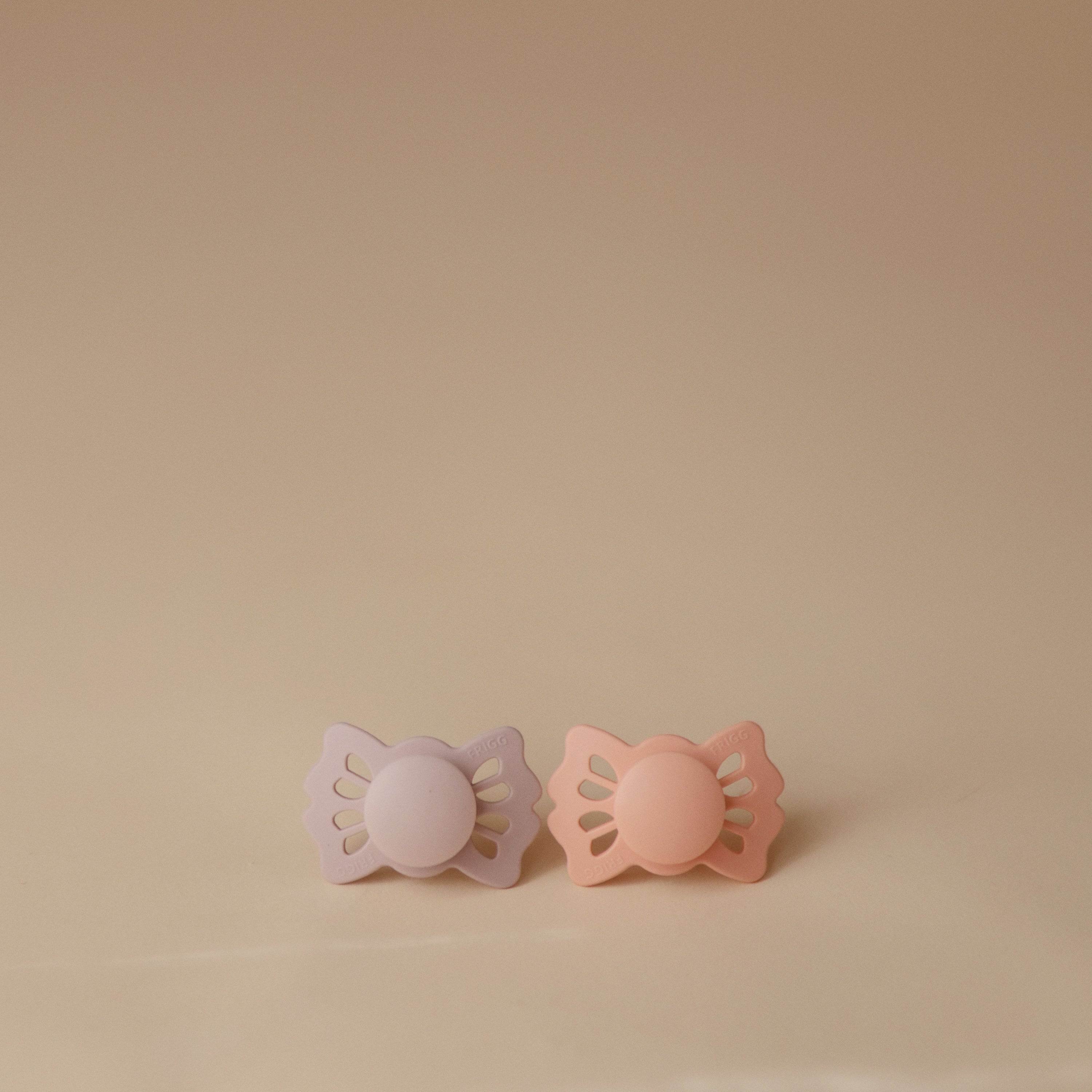 FRIGG Lucky Symmetrical Silicone Pacifier 2-Pack (0-6 Months) FRIGG PACIFIERS Mushie