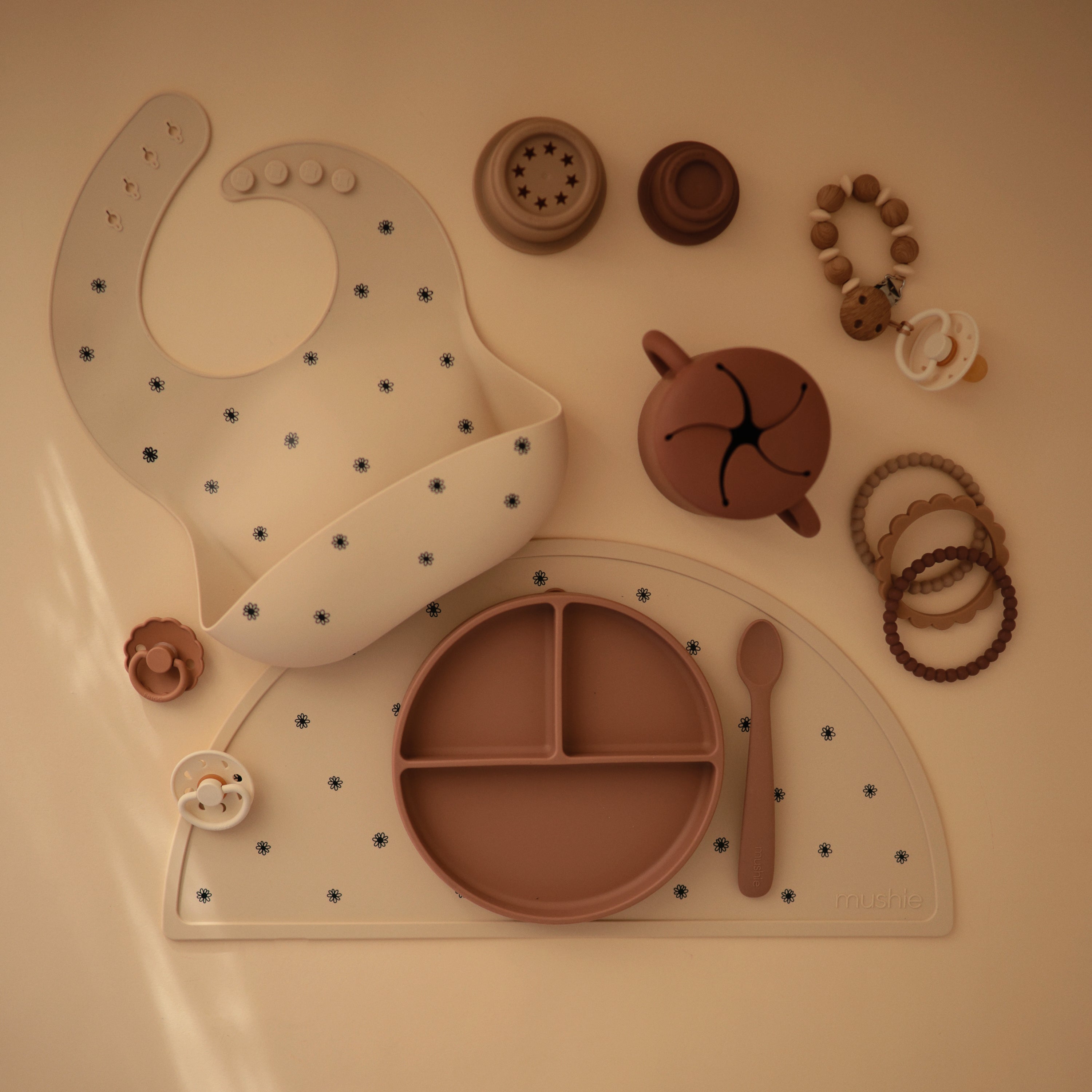 Silicone Pacifier Clip | Luna Pacifier Clip Mushie