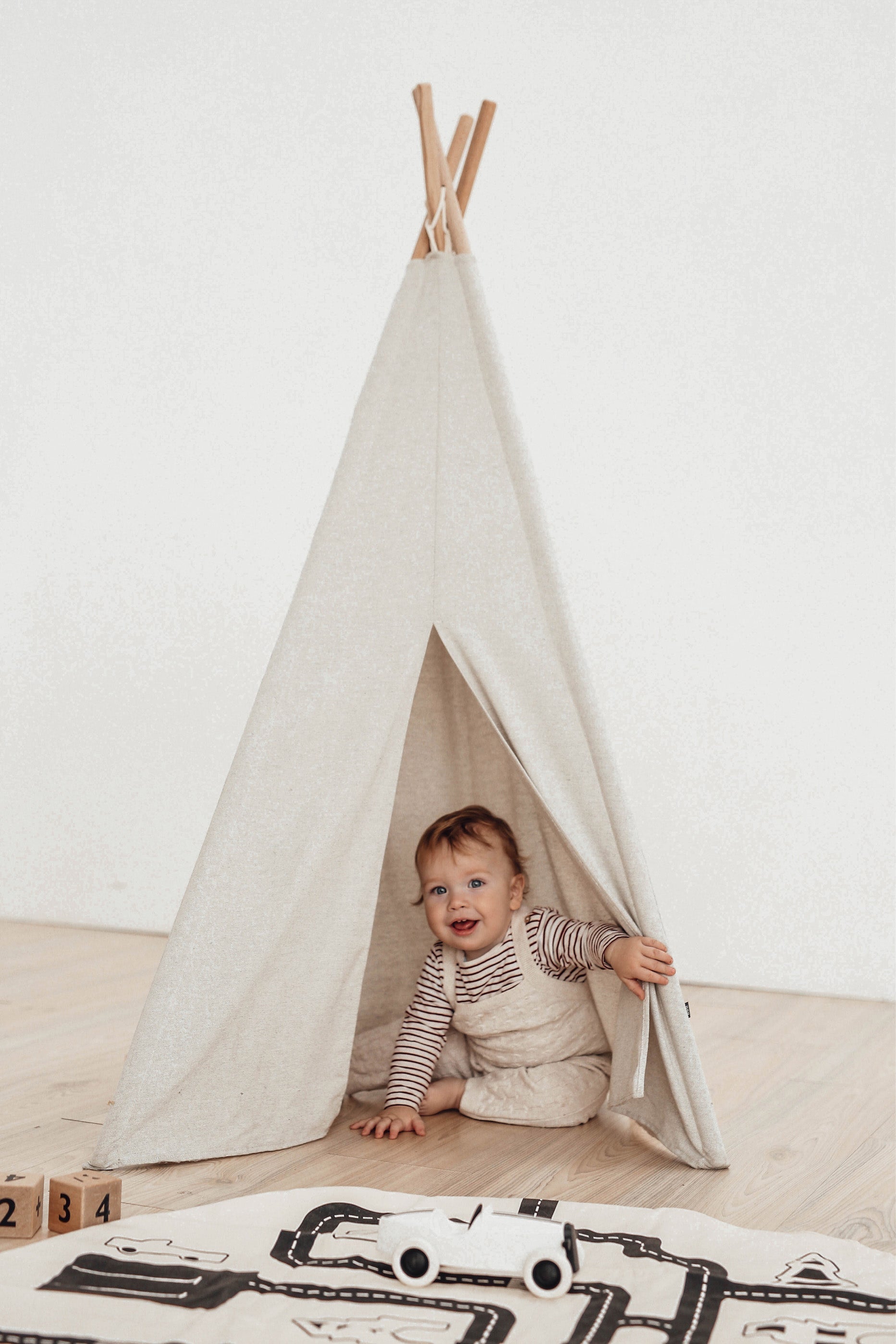 Small Teepee Tent - Neutral
