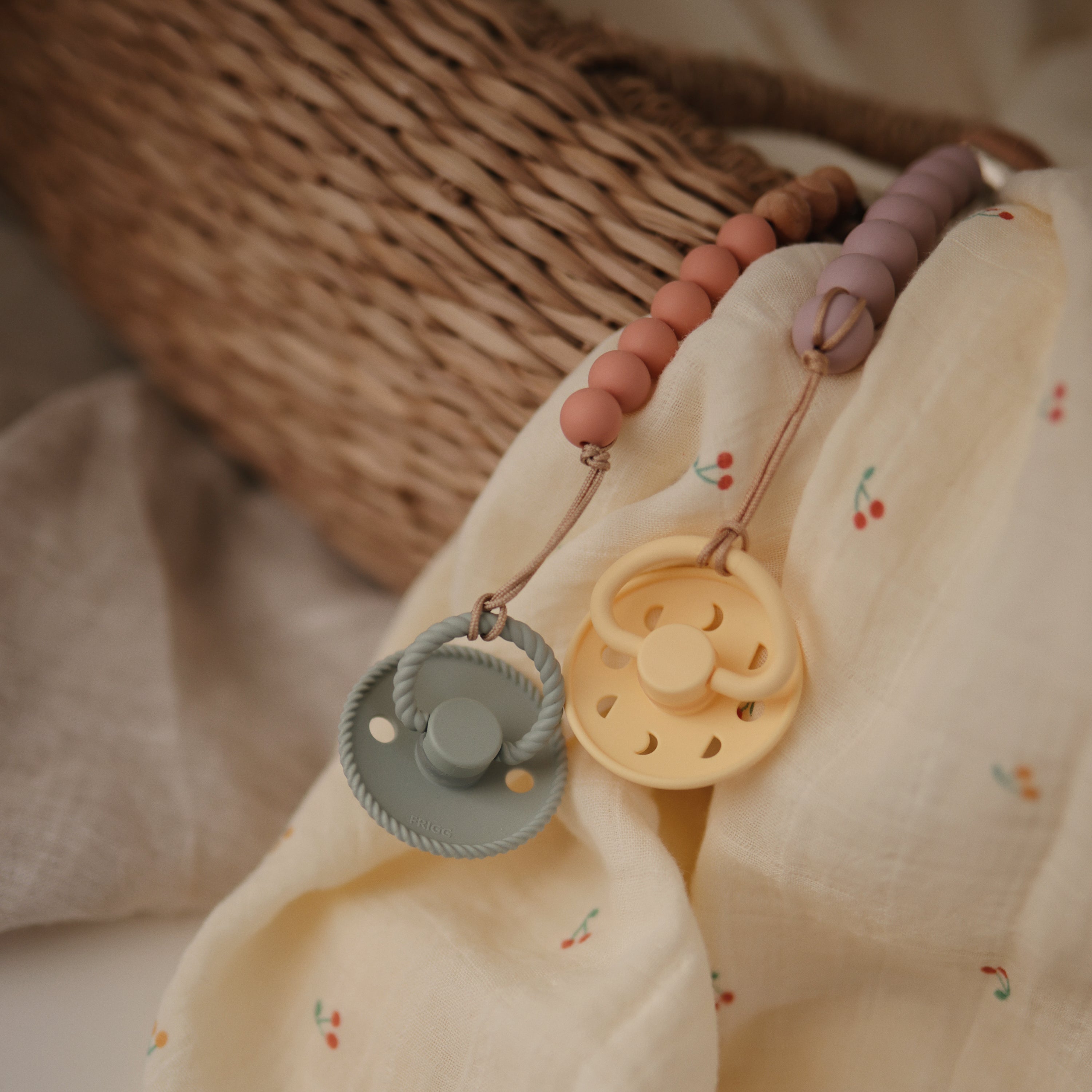 Silicone Pacifier Clip | Eva Pacifier Clip Mushie