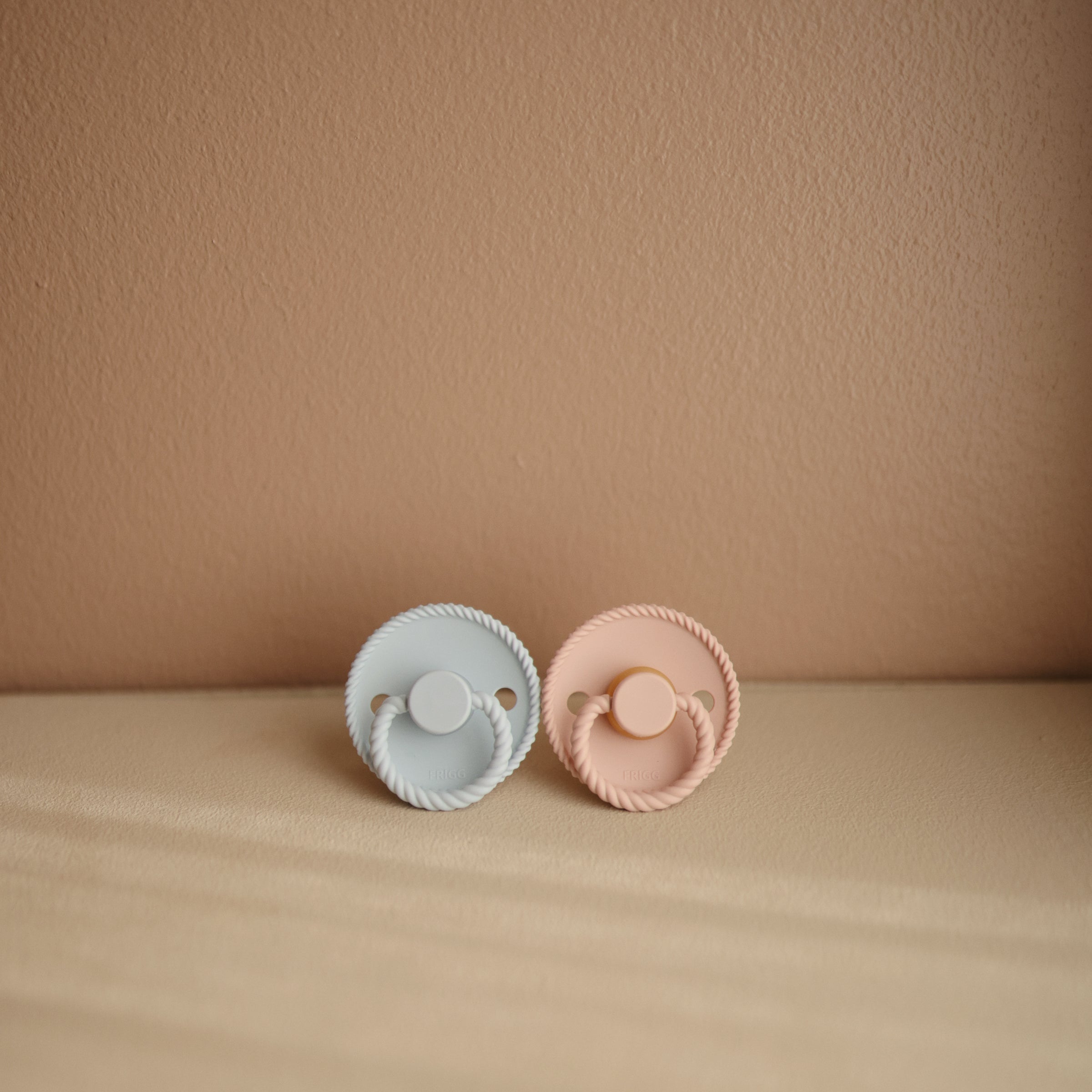 FRIGG Rope Natural Rubber Pacifier 2-Pack FRIGG PACIFIERS Mushie