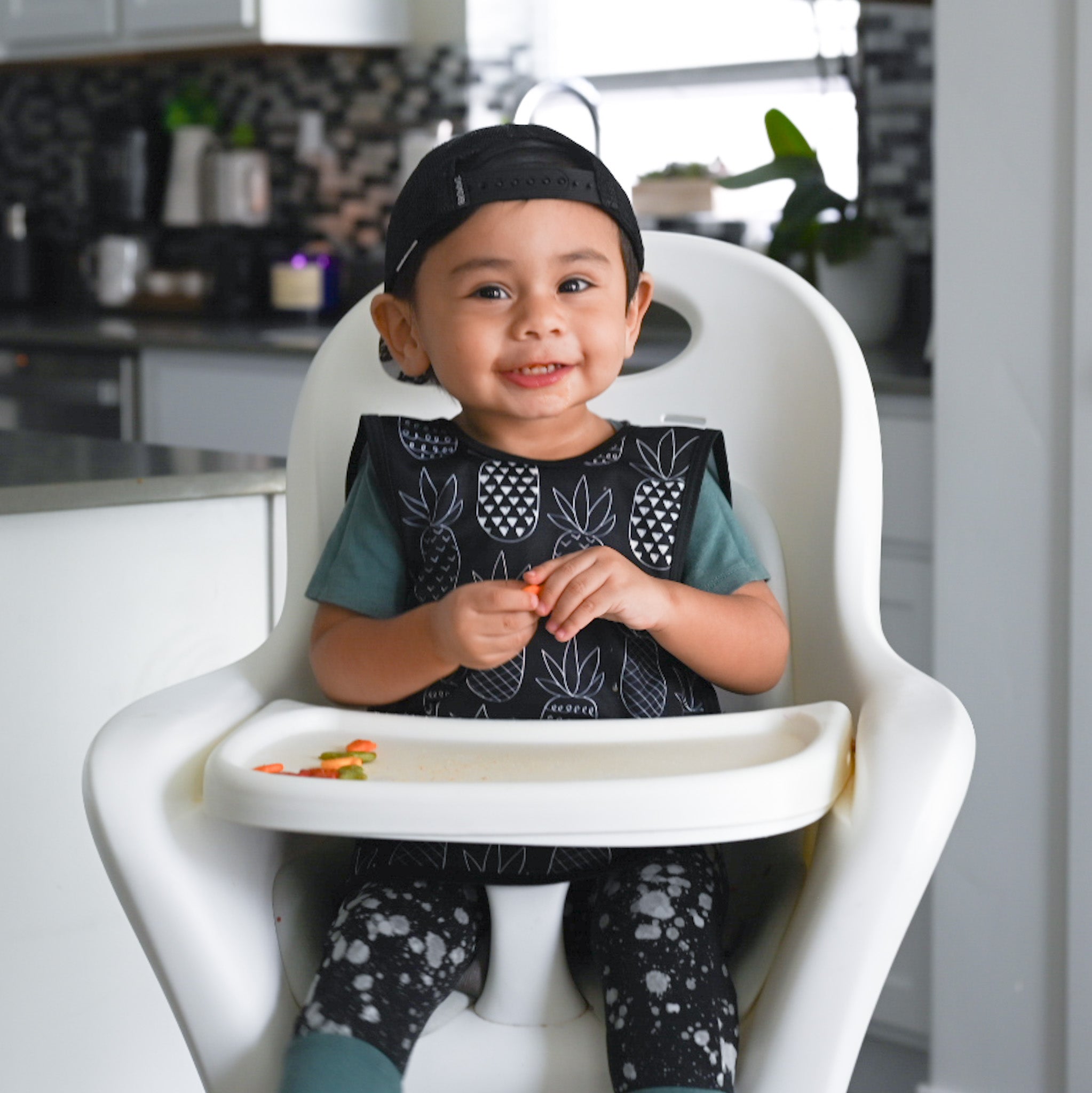 Pineapple Monochrome Bapron BapronBaby