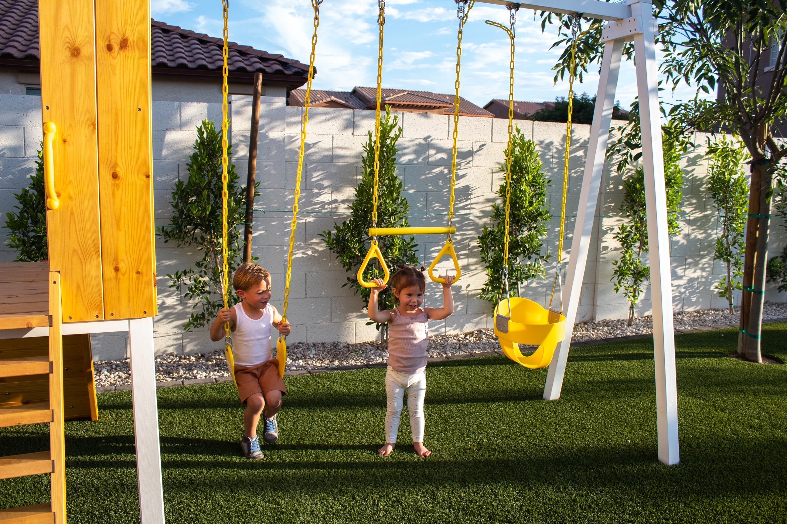 Forest - Modern Backyard Outdoor Swing Set 2 Swings And Trapeze Bar Outdoor Avenlur.com