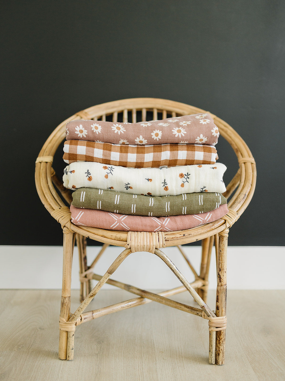 Olive Strokes Muslin Quilt Mebie Baby