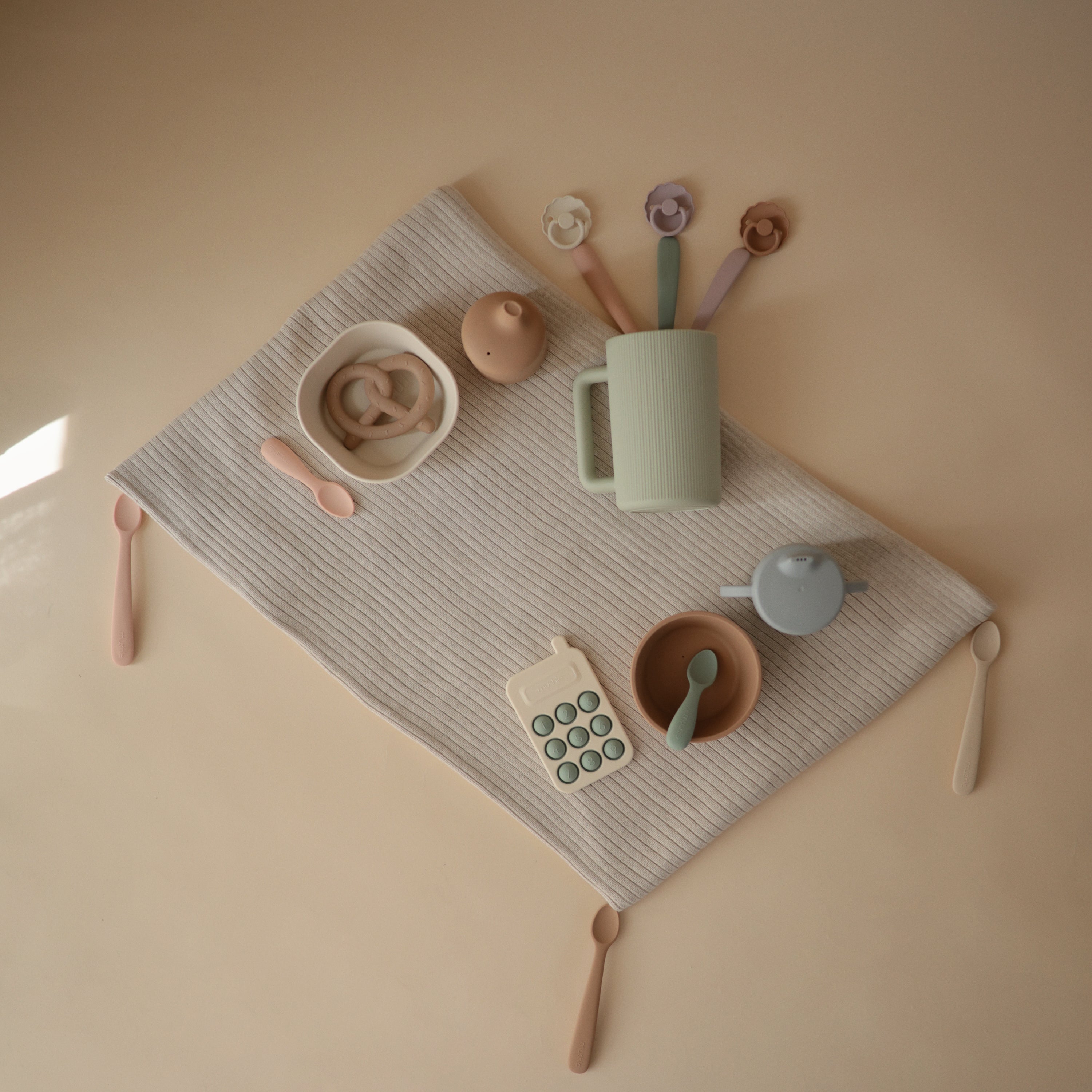 Silicone Feeding Spoons 2-Pack silicone tableware Mushie