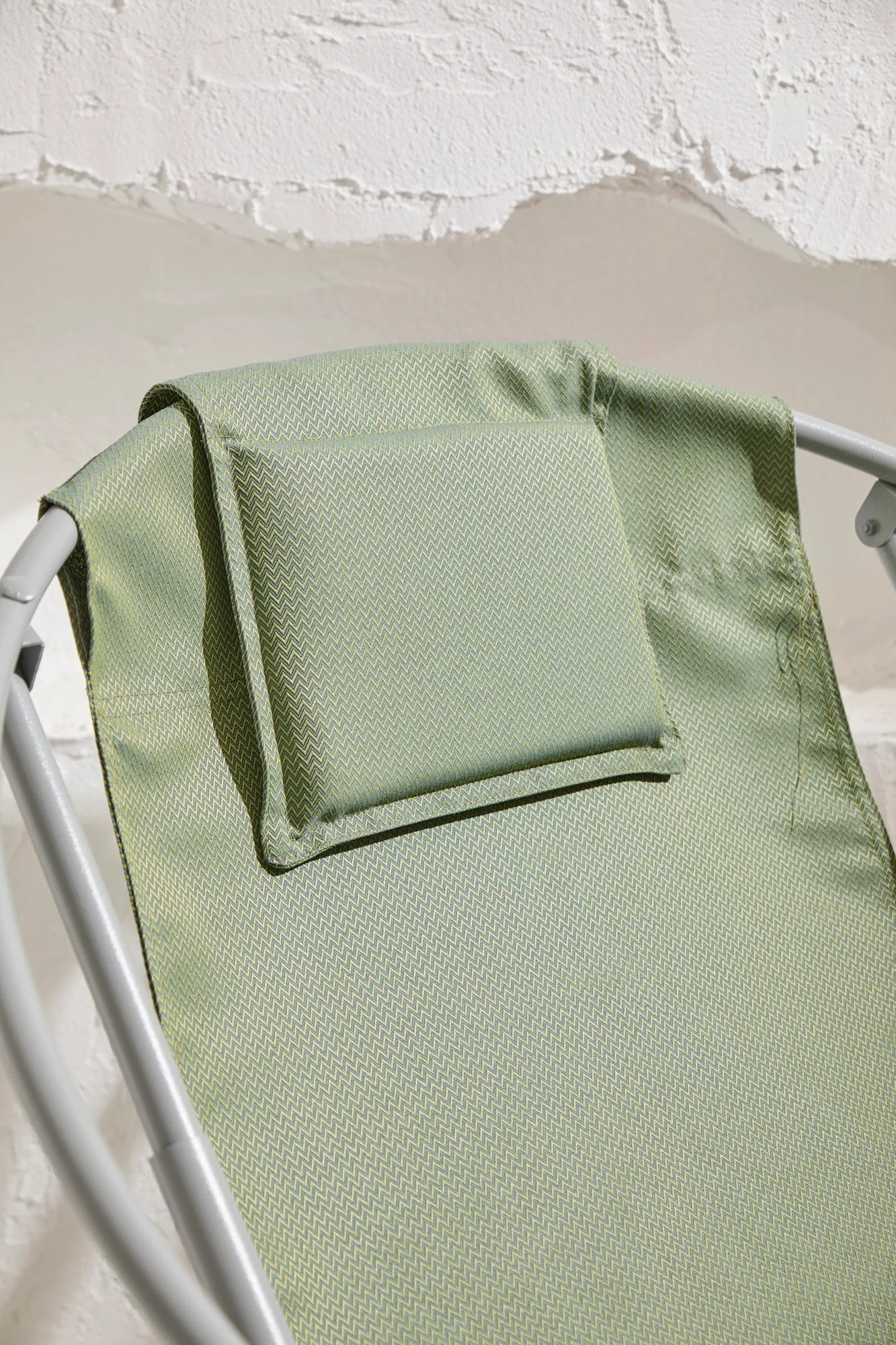 Lare Aurora Green Canvas Folding Chair Gray Metal Frame