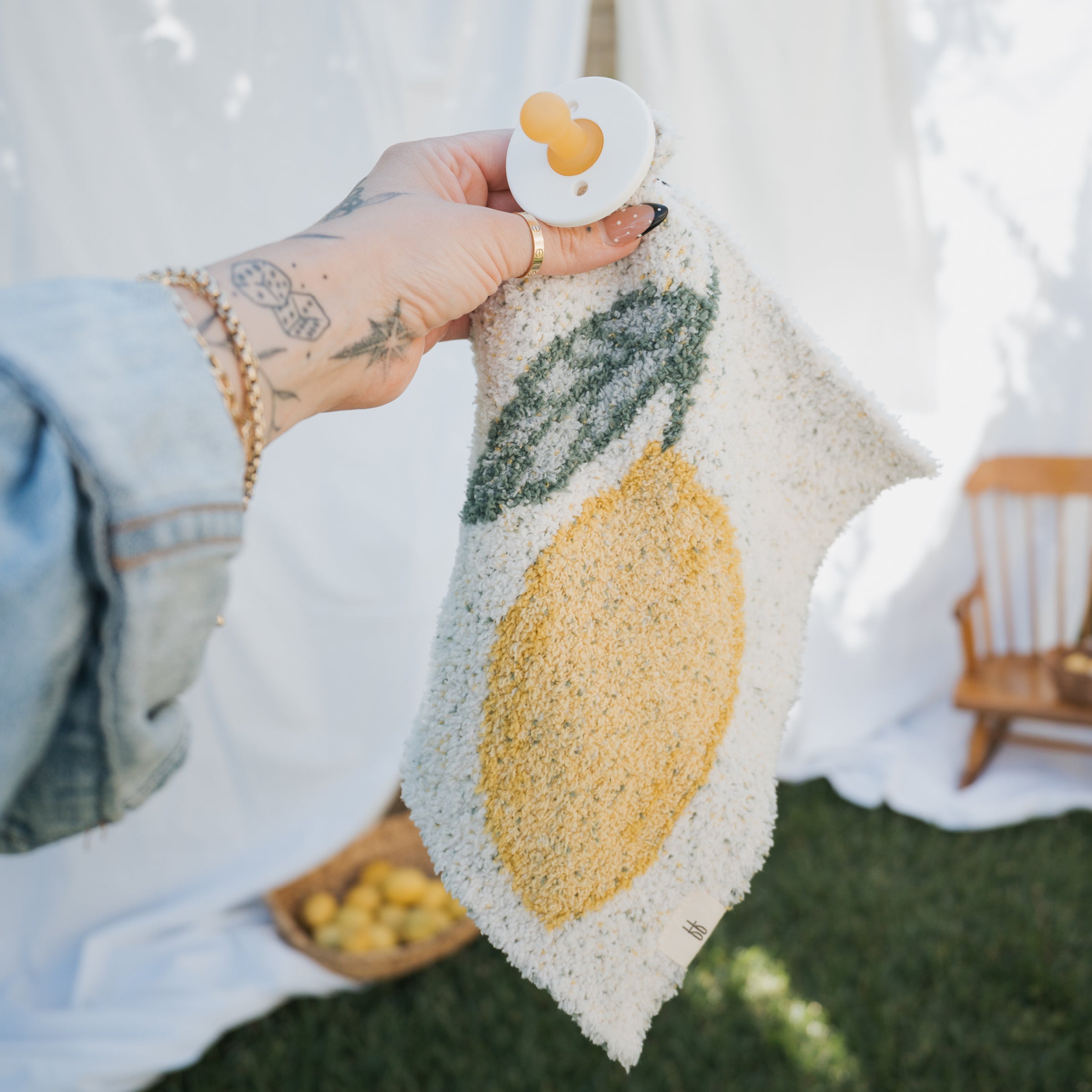 *PRE-ORDER SHIPS IN JULY* Lovey | Lemon