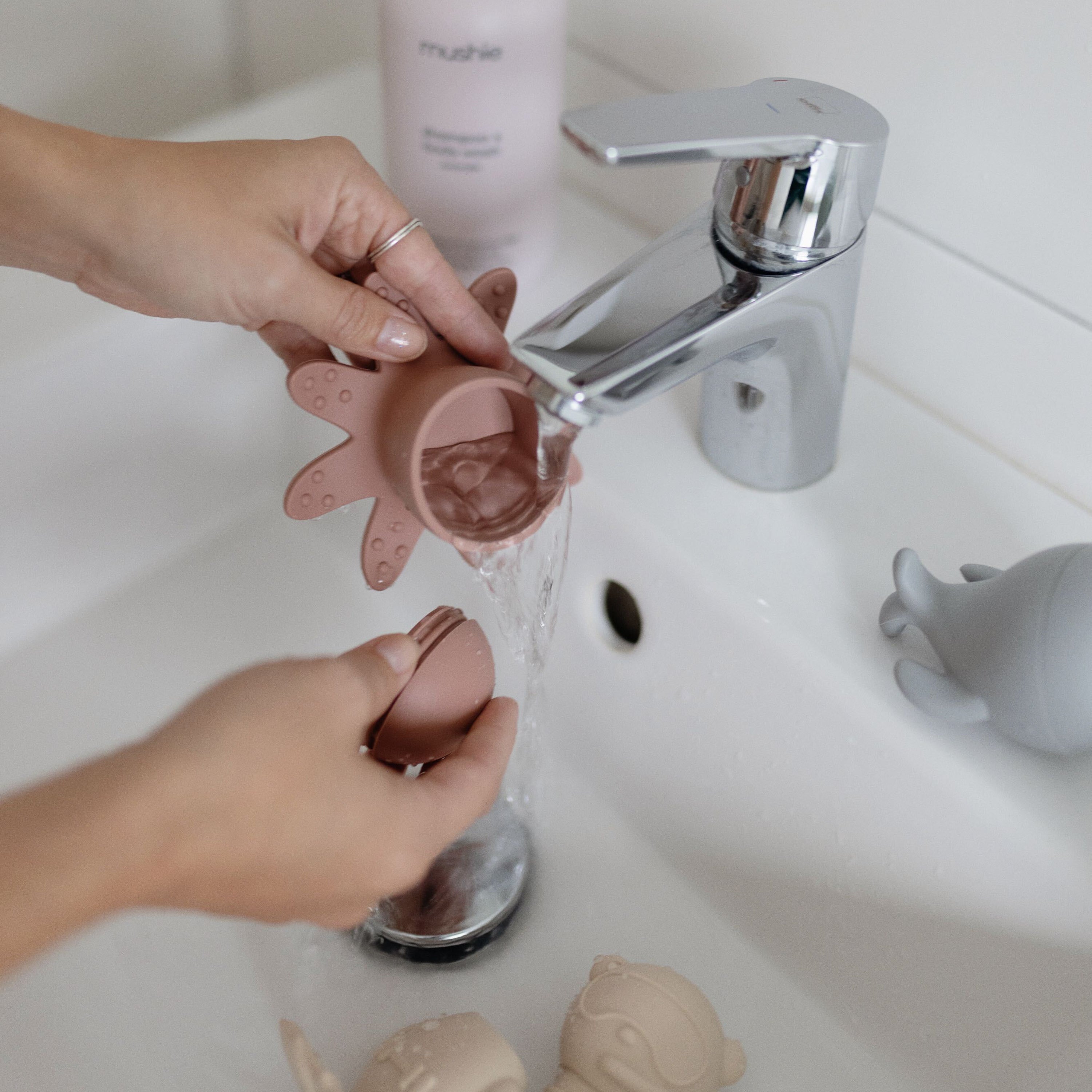 Bath Essentials Kit (Sealife) Gift Set Mushie