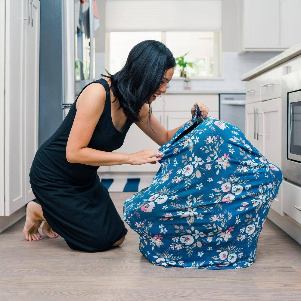 Midnight Floral 5-in-1 Multi-Use Nursing Cover 5 in 1 Bebe au Lait