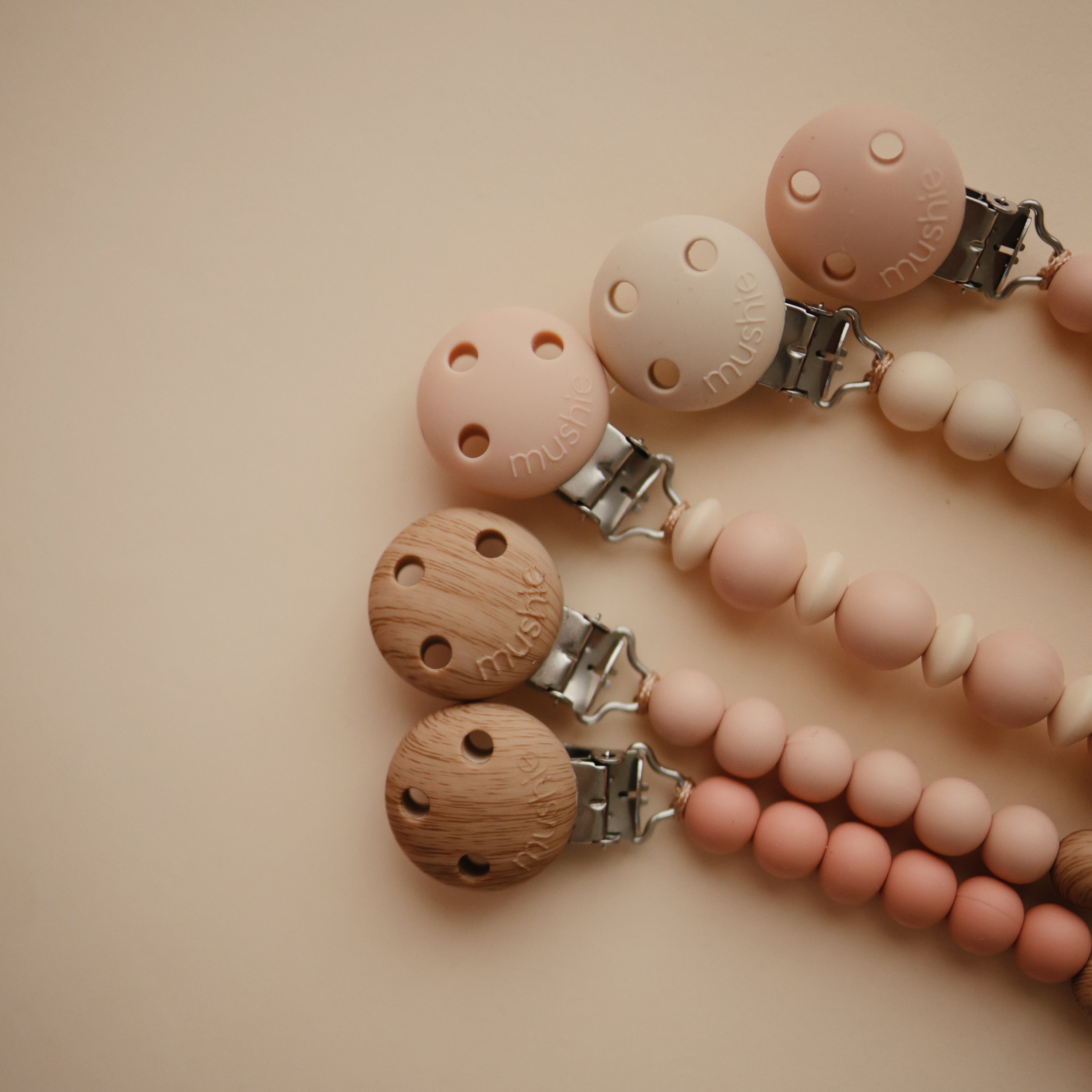 Silicone Pacifier Clip | Luna Pacifier Clip Mushie