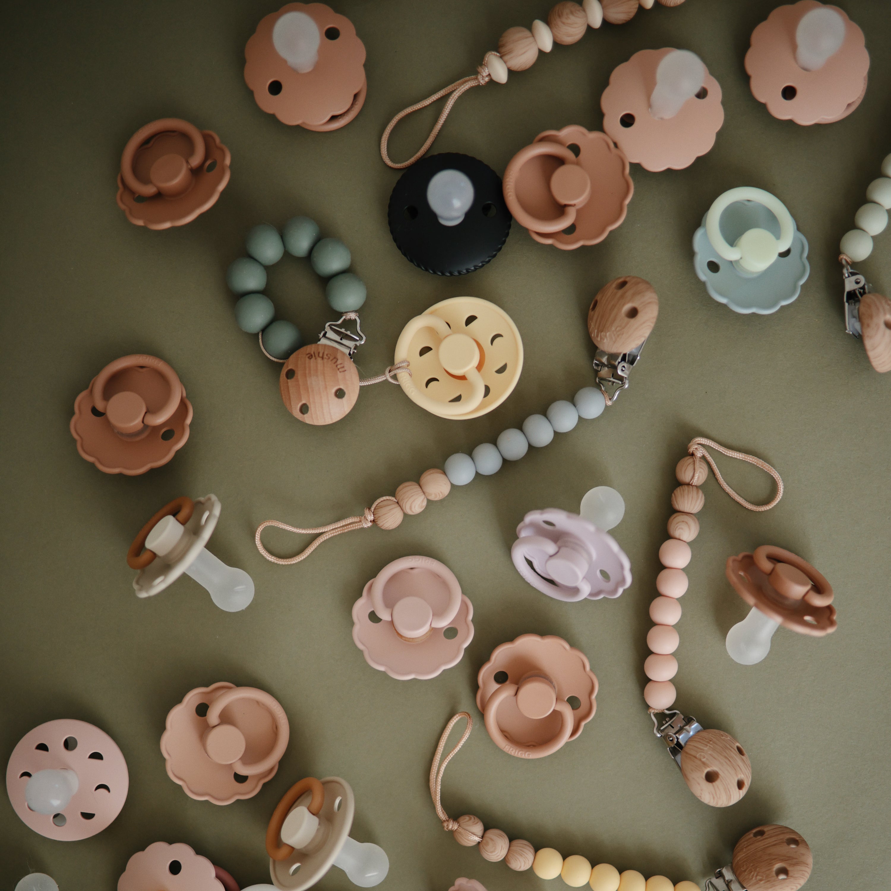 FRIGG Moon Silicone Pacifier 2-Pack FRIGG PACIFIERS Mushie