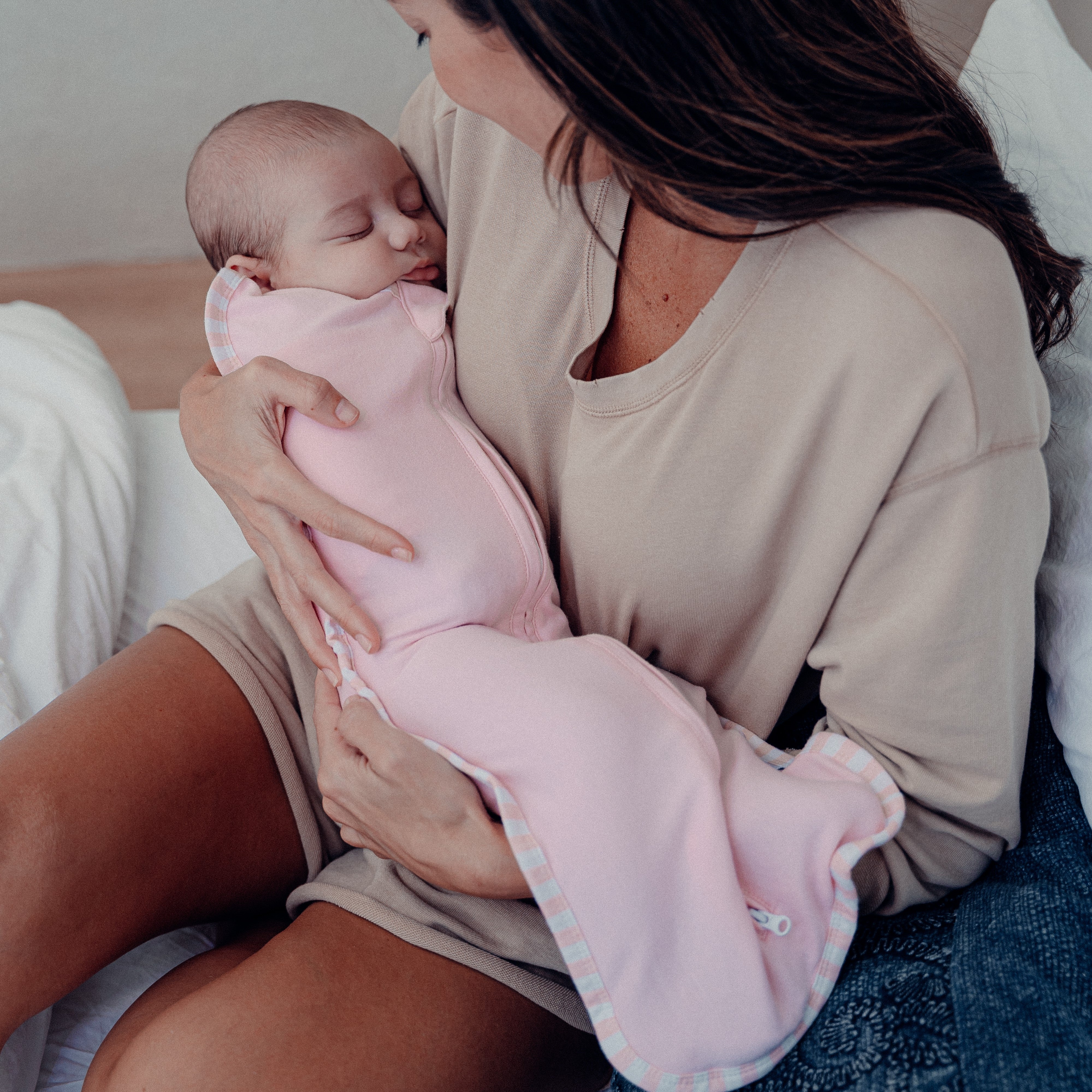 Easy Zipper Swaddle Blankets in Pink