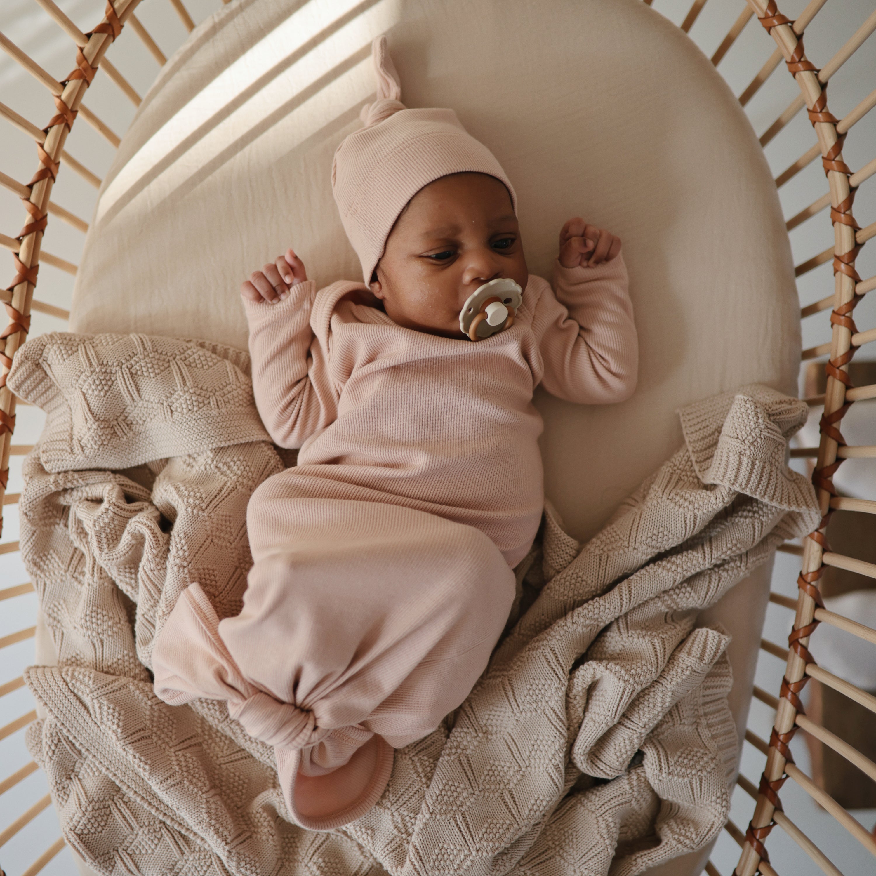 Ribbed Knotted Baby Gown + Beanie Set Baby Clothes Mushie