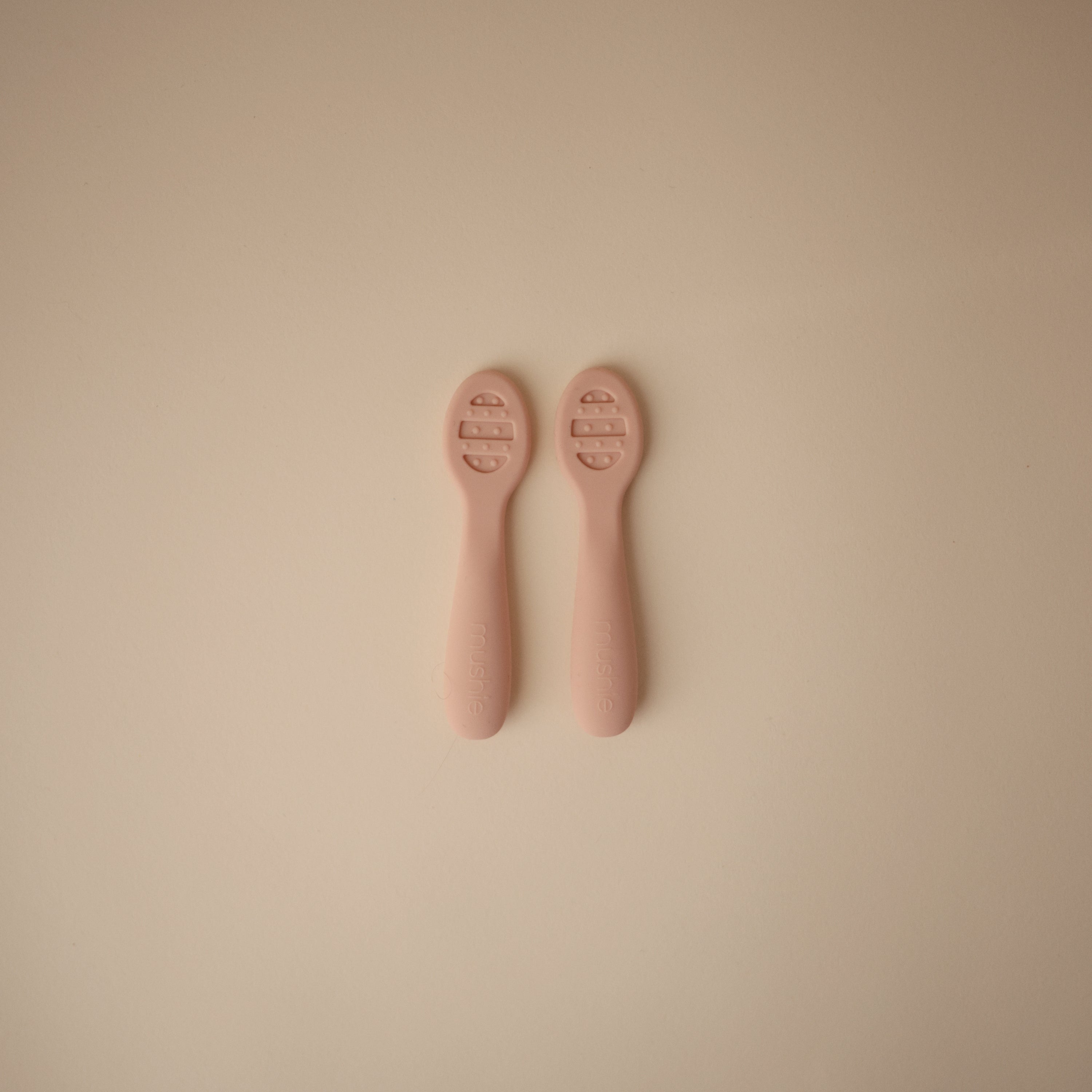 First Feeding Baby Spoons 2-Pack silicone tableware Mushie
