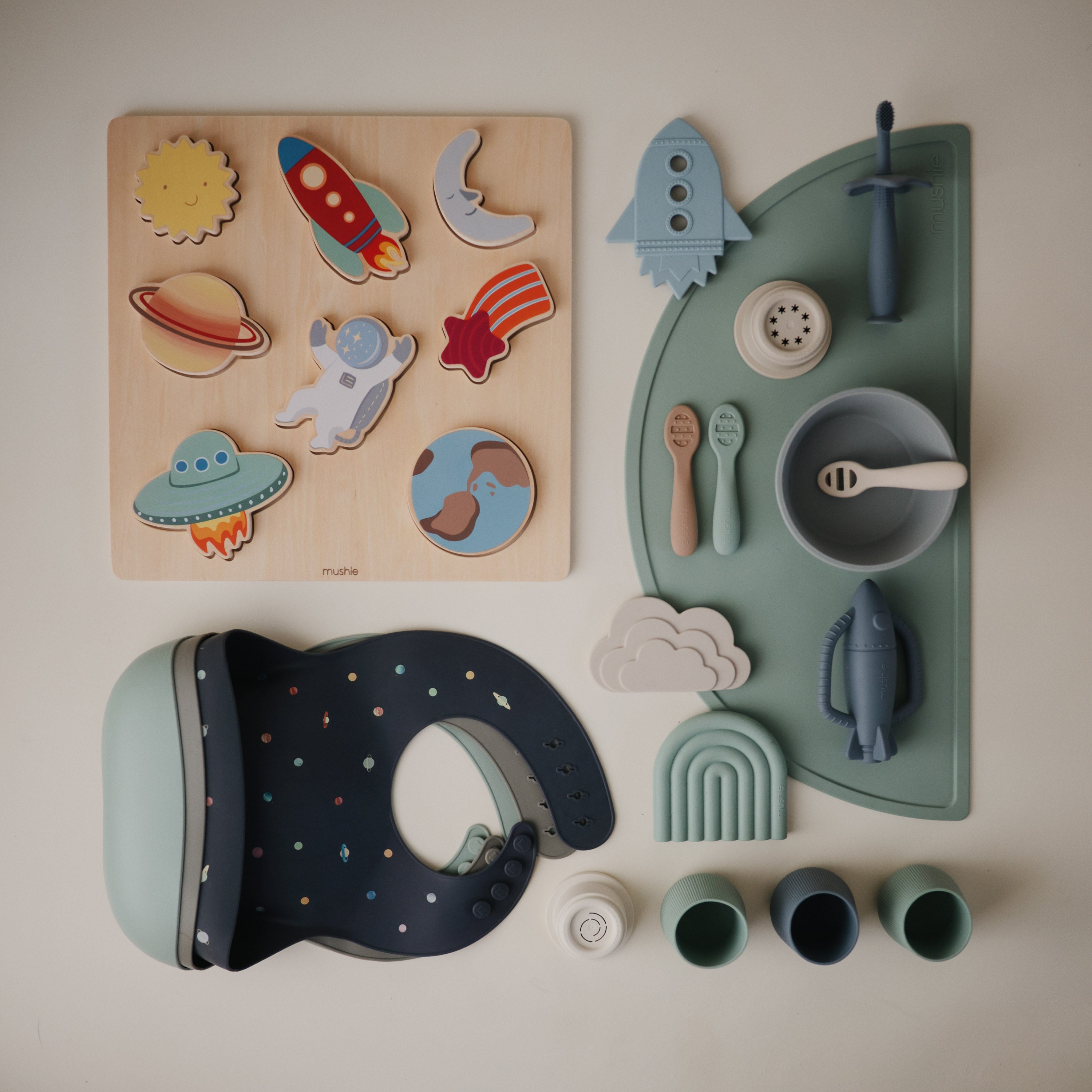 Rocket Rattle Teether teether Mushie