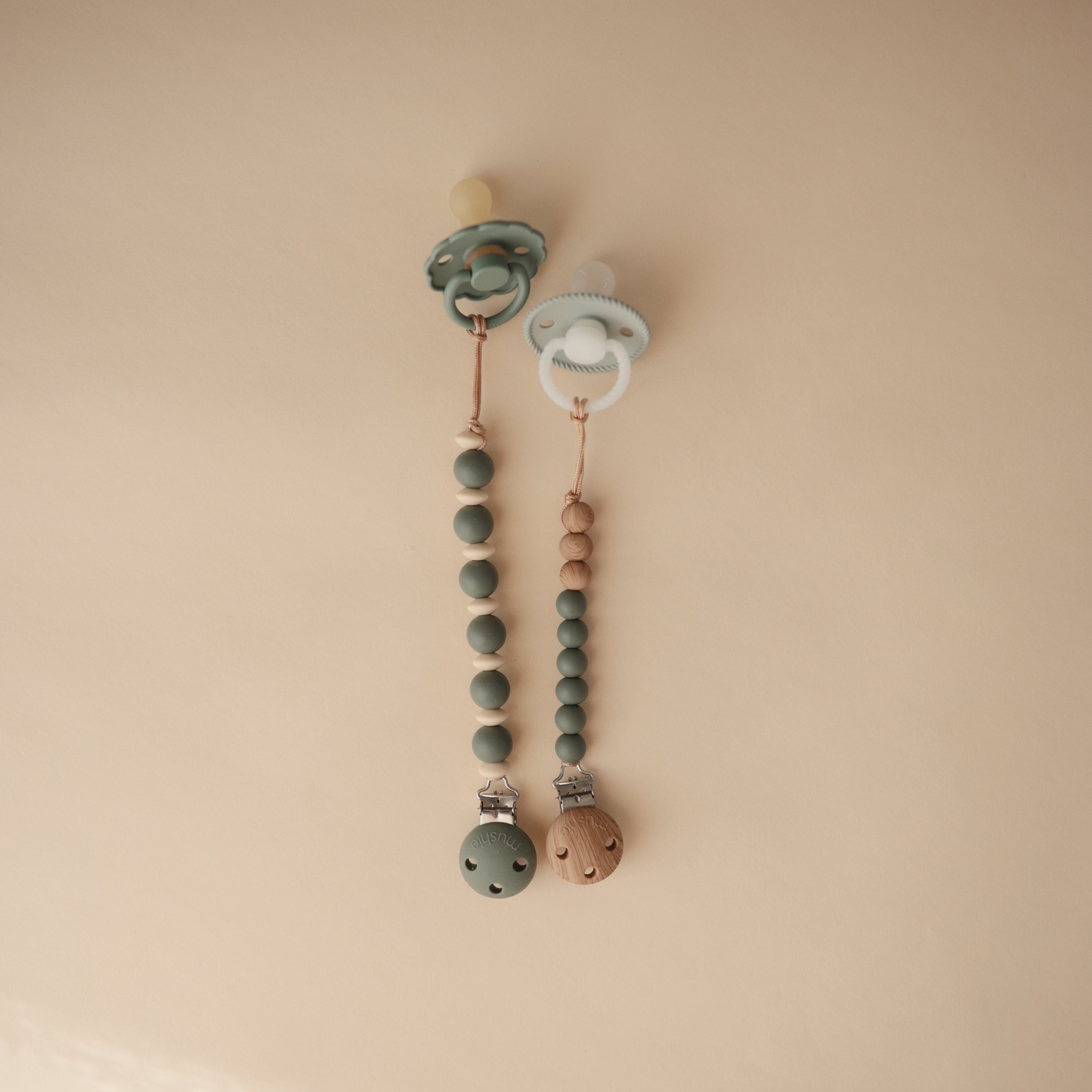 Silicone Pacifier Clip | Luna Pacifier Clip Mushie