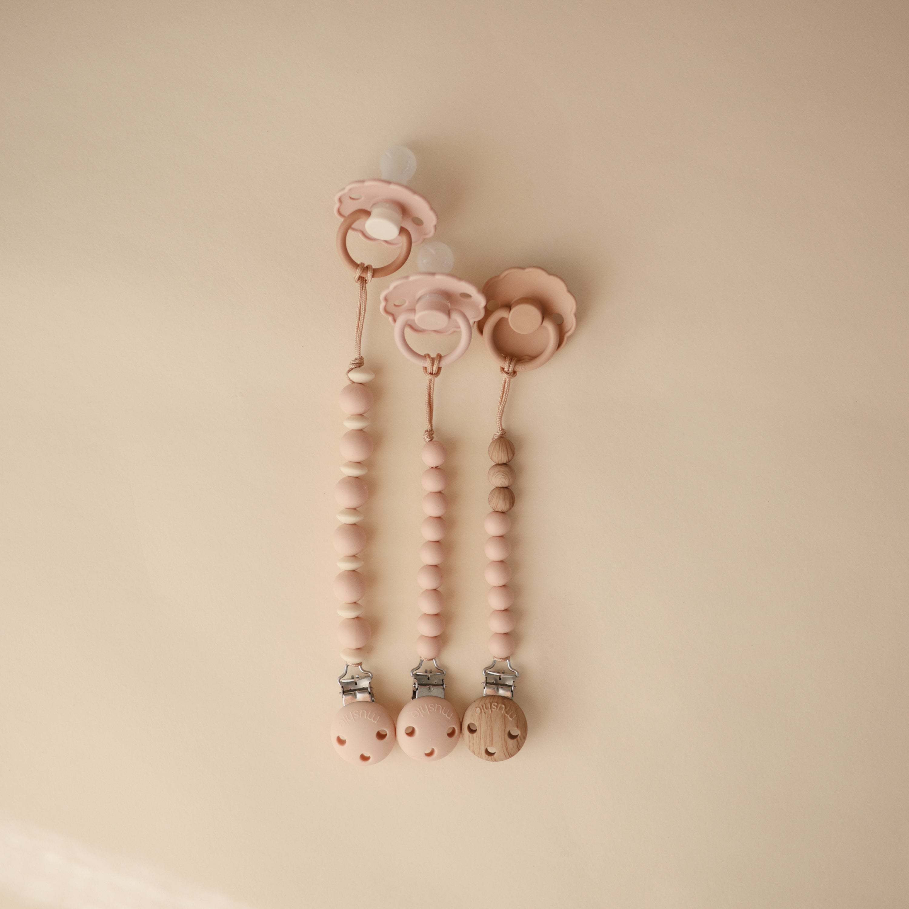 Silicone Pacifier Clip | Luna Pacifier Clip Mushie