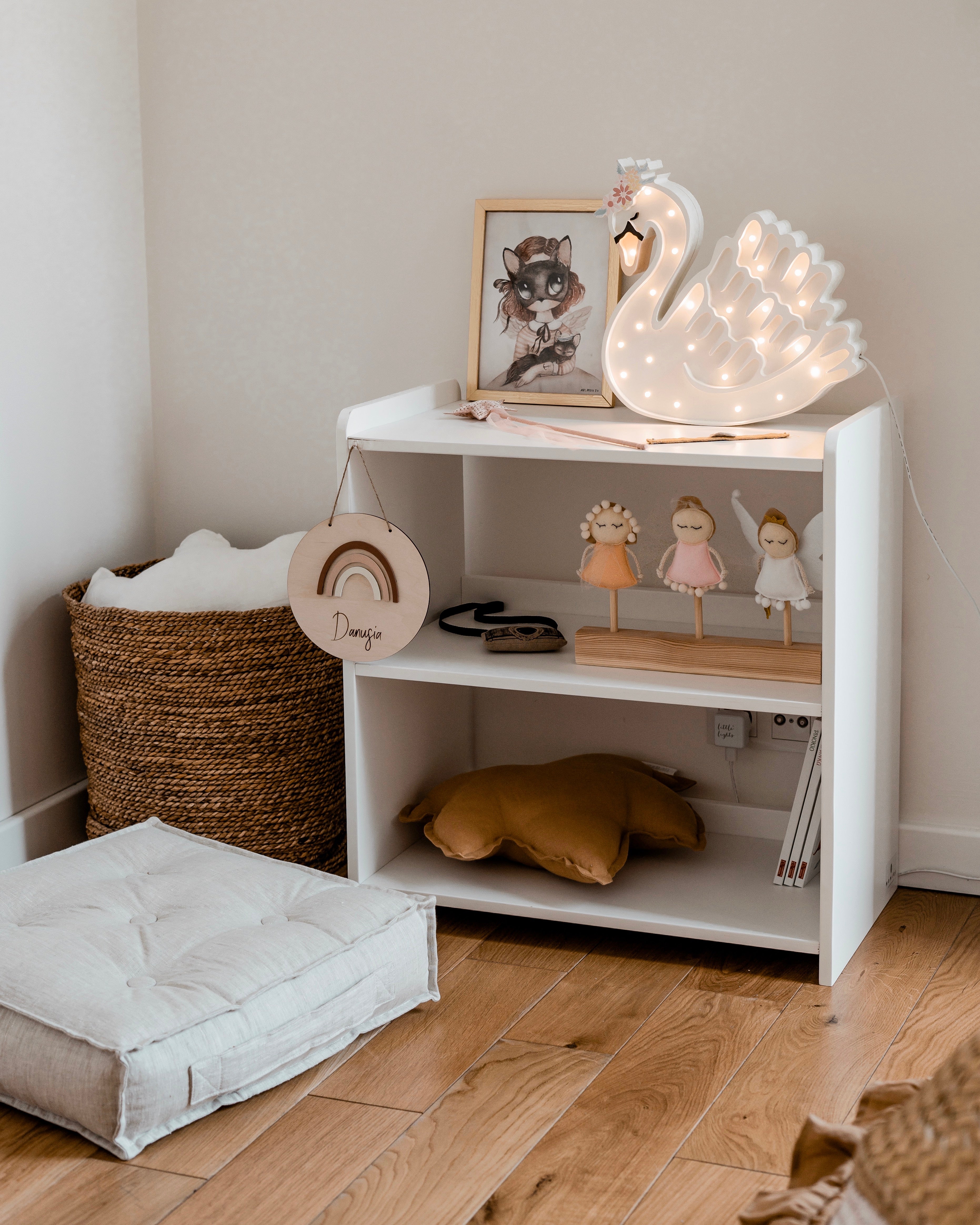 Little Lights Swan Lamp