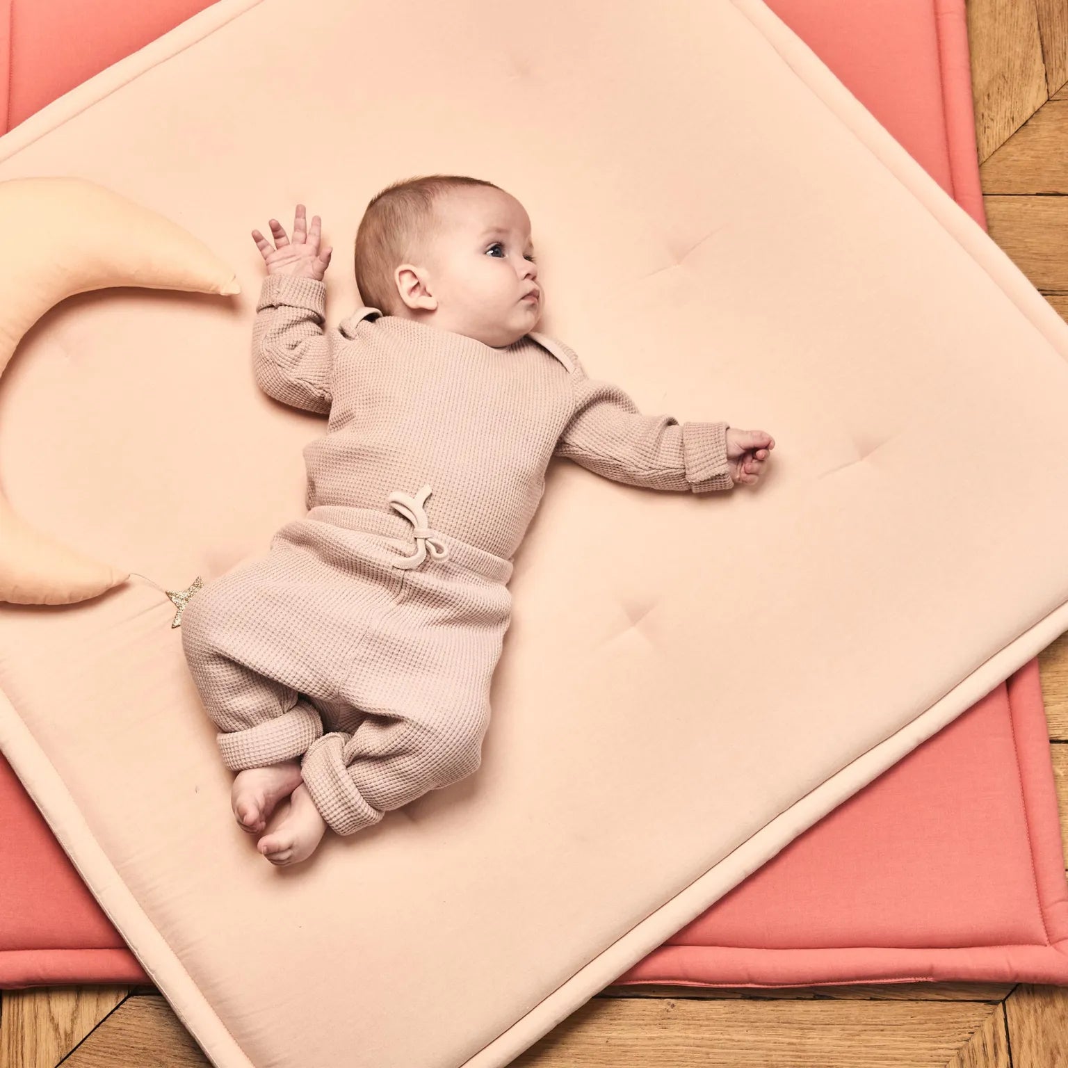 TAMI Playmat playmats Charlie Crane Nude Biege