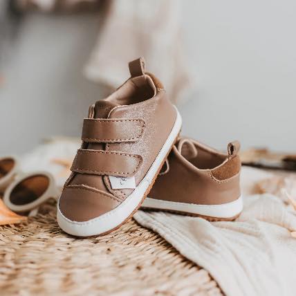 Chocolate Low Top Discontinue