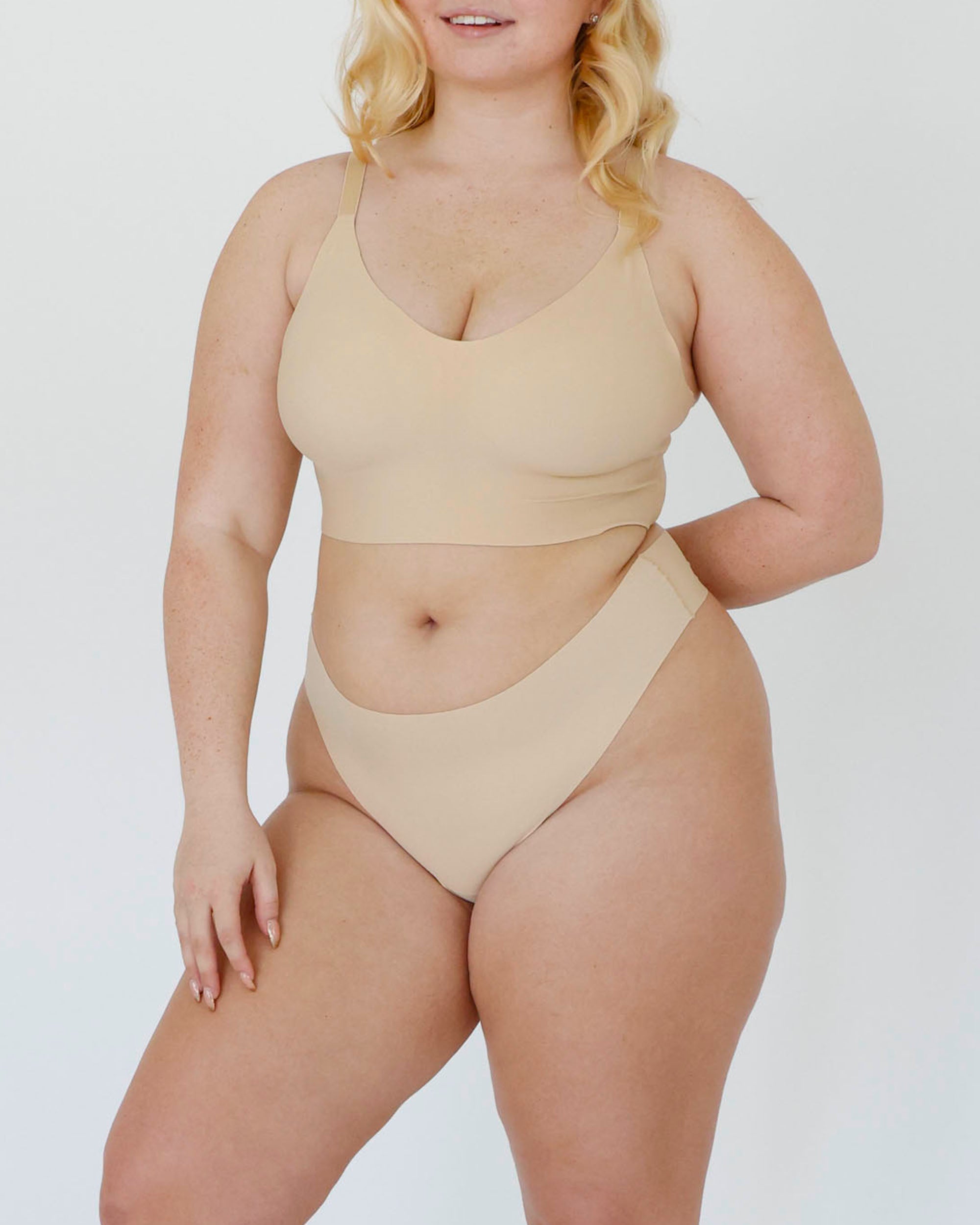 Signature Mid-Rise Thong - Creme