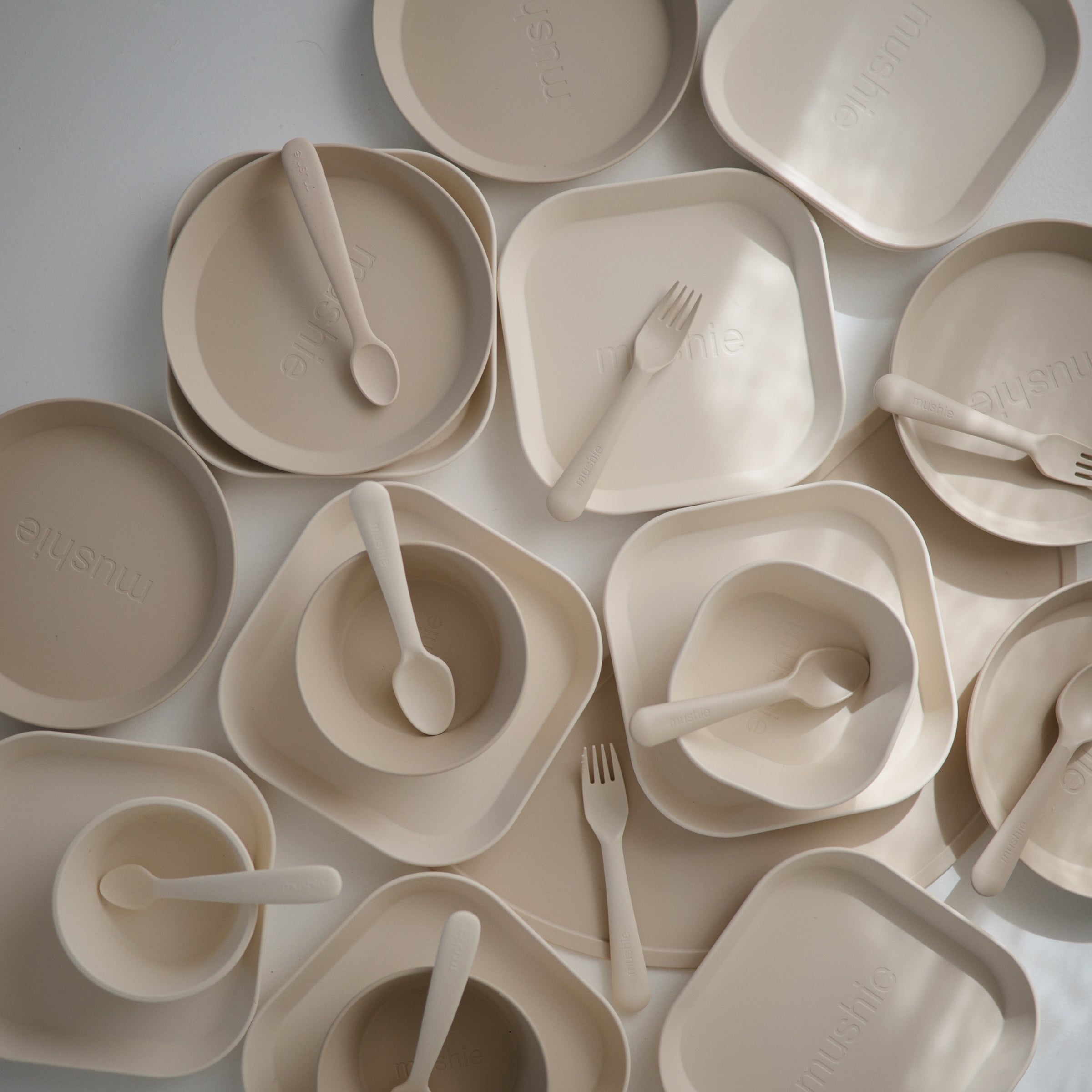Round Dinnerware Plates, Set of 2 Dinnerware Mushie