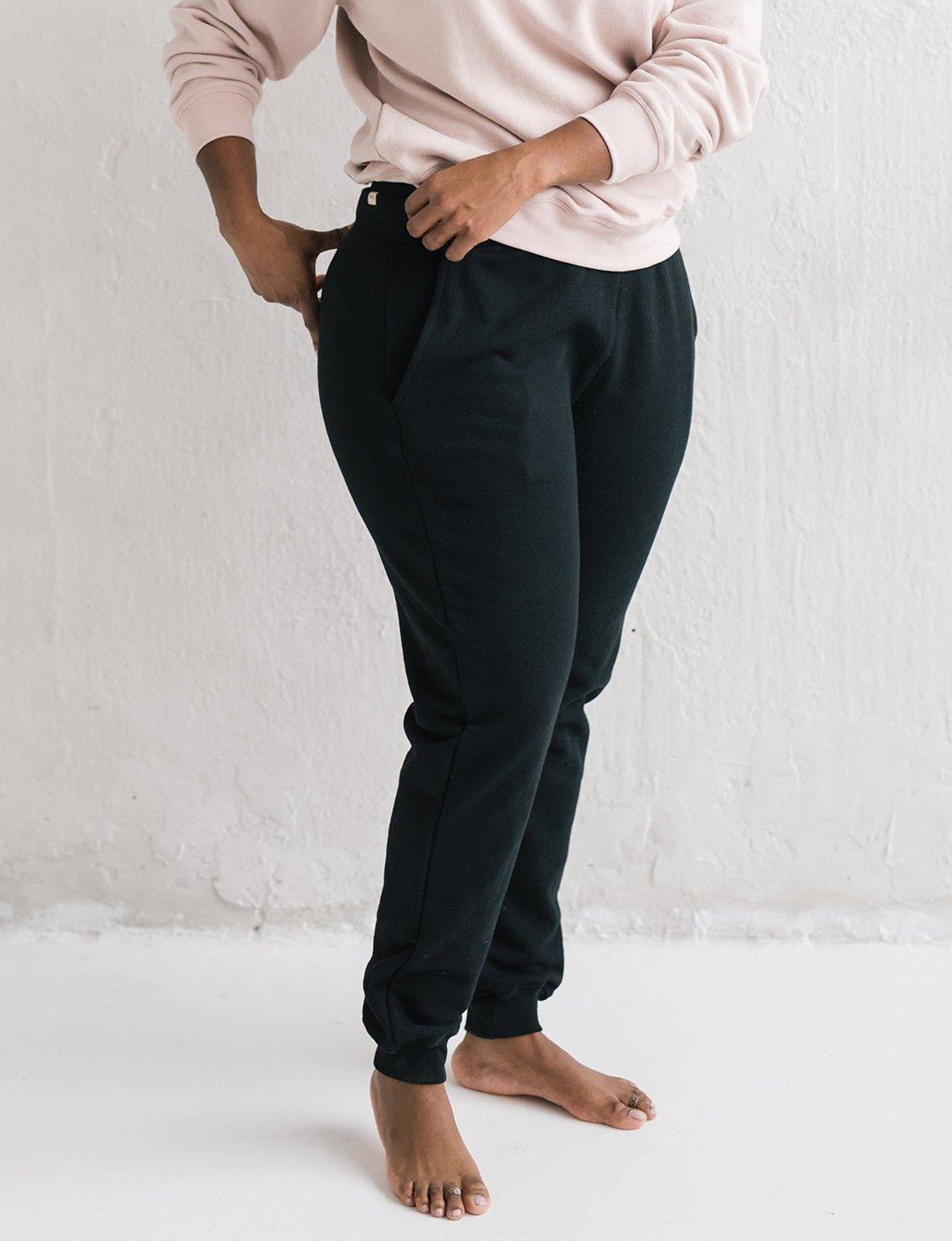 The Women's Essential Sweatpant - Black