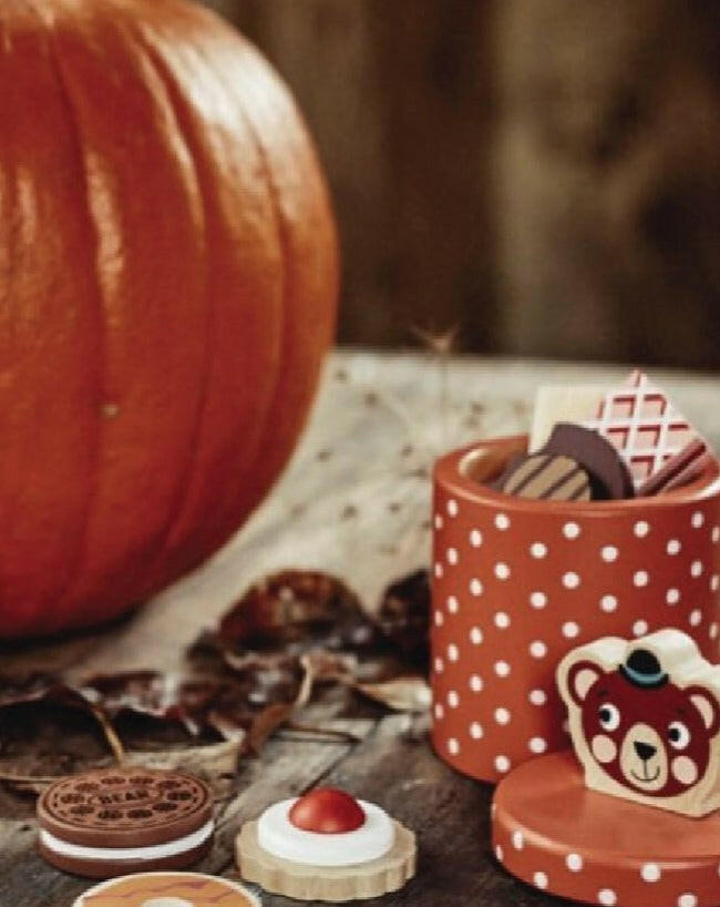 Bear's Biscuit Barrel Wooden Toys Tender Leaf