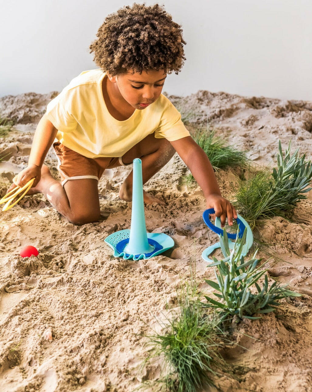 Triplet - Vintage Blue Beach & Sand Toys Quut