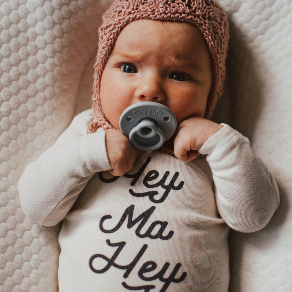 Binnie® Retractable Pacifier Pacifiers & Teethers embé®