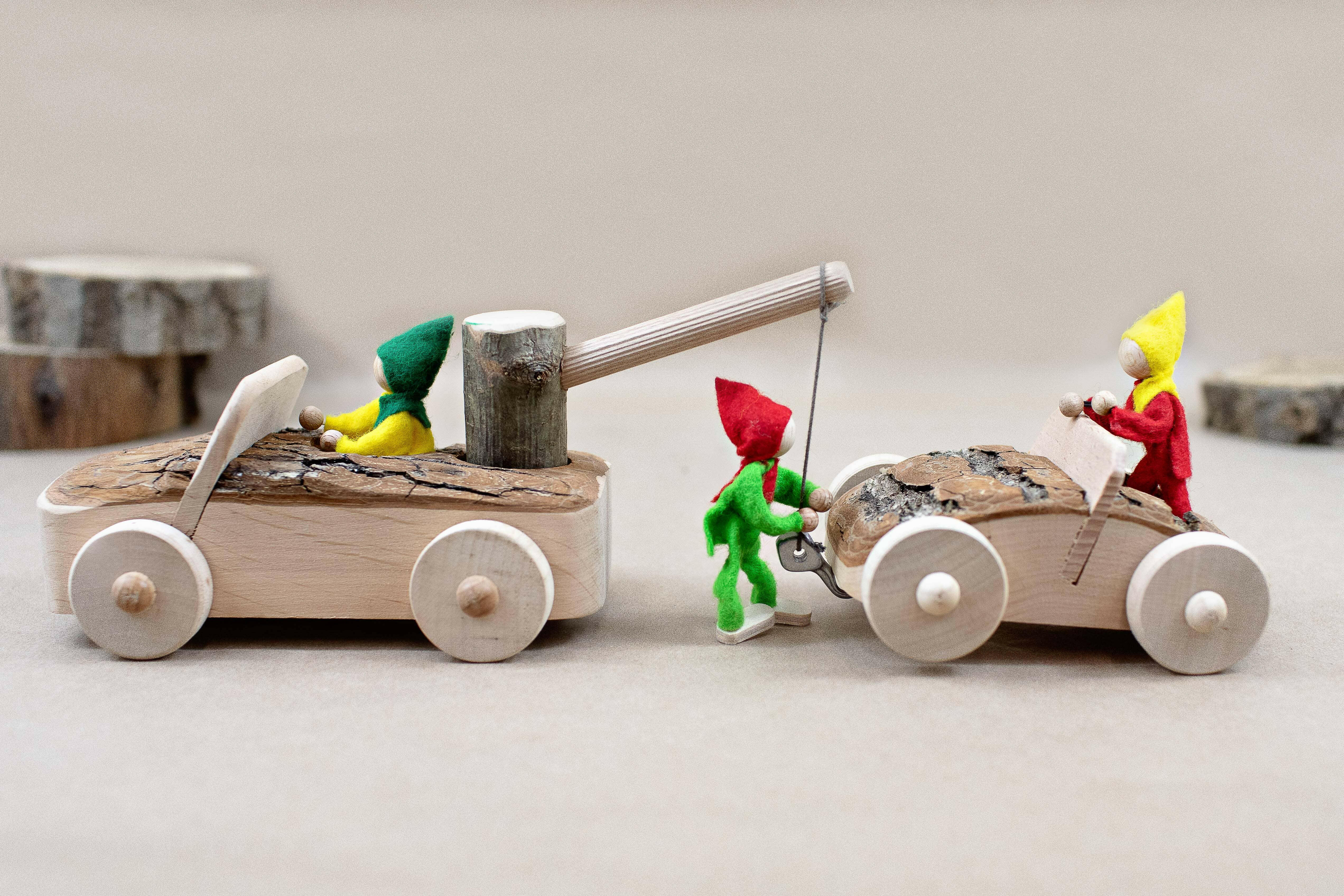 Tow Truck with Car Kids Toys Magic Wood
